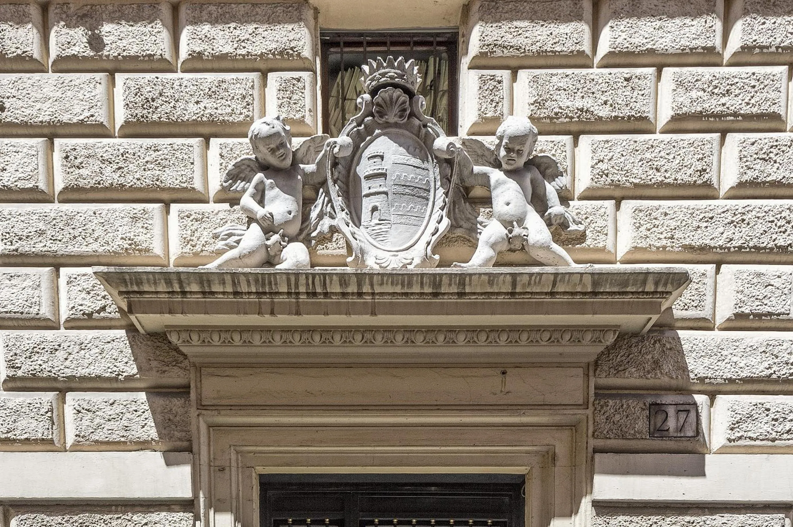 Facade/entrance in Little Queen Relais