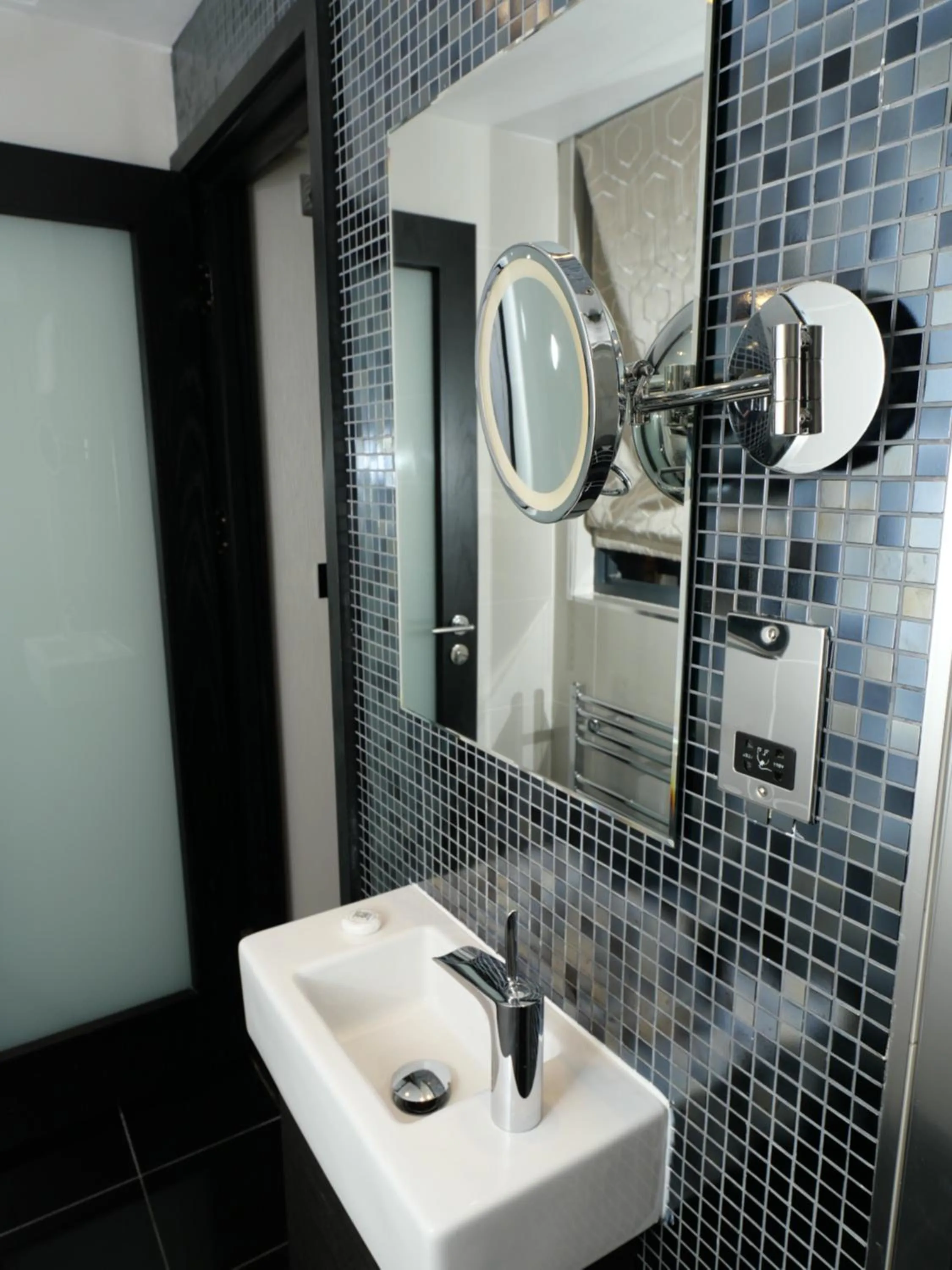 Bathroom in Great St Helen Hotel