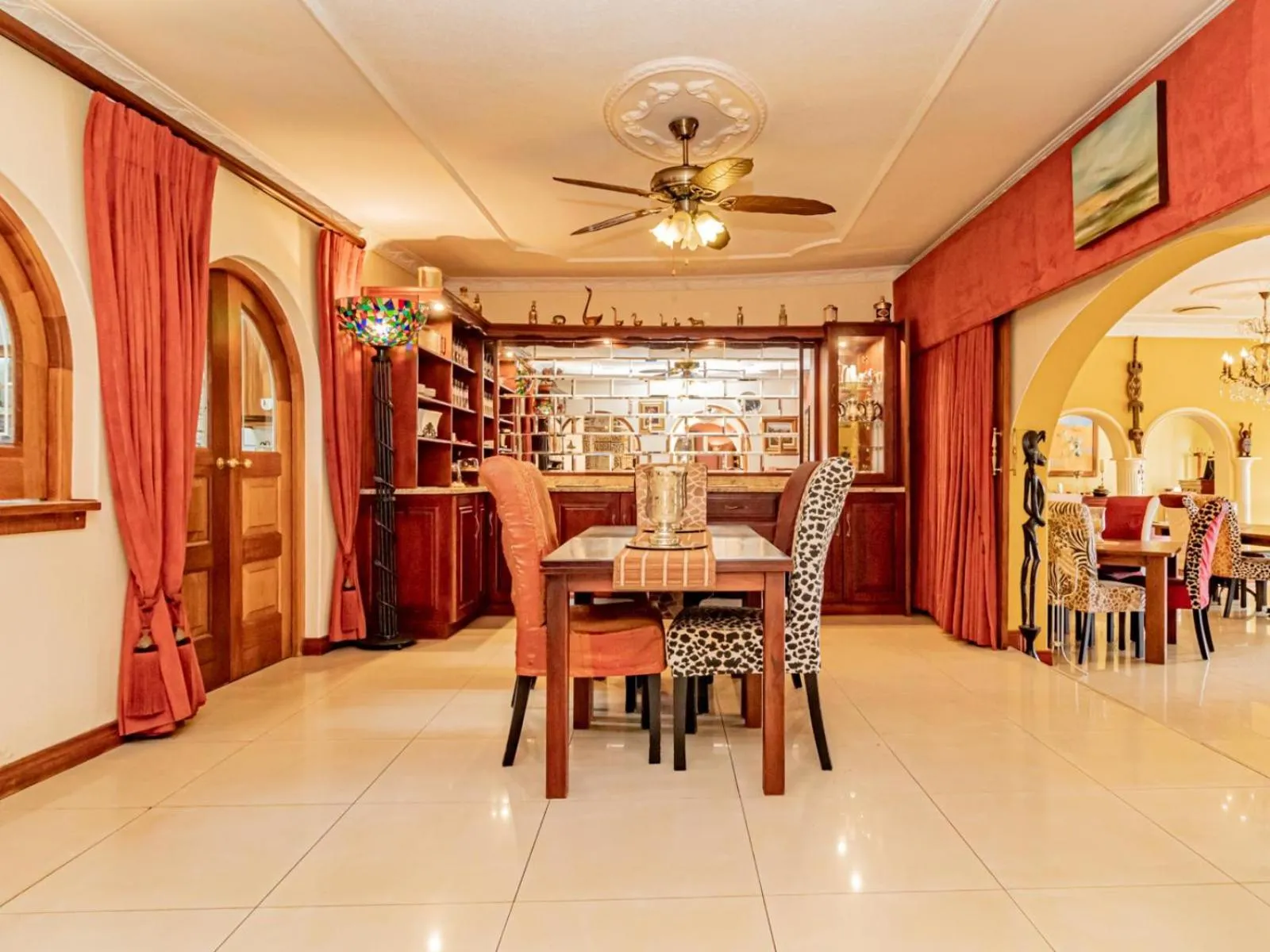 Restaurant/places to eat in Casta Diva Boutique Hotel