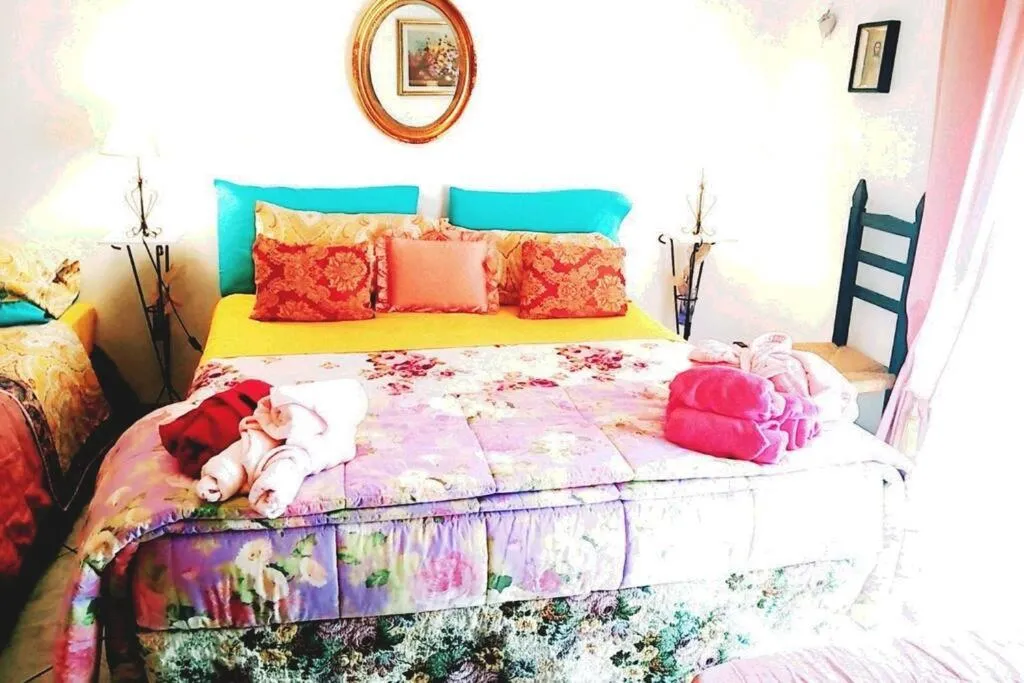 Photo of the whole room, Bed in ITALIA GUESTHOUSe