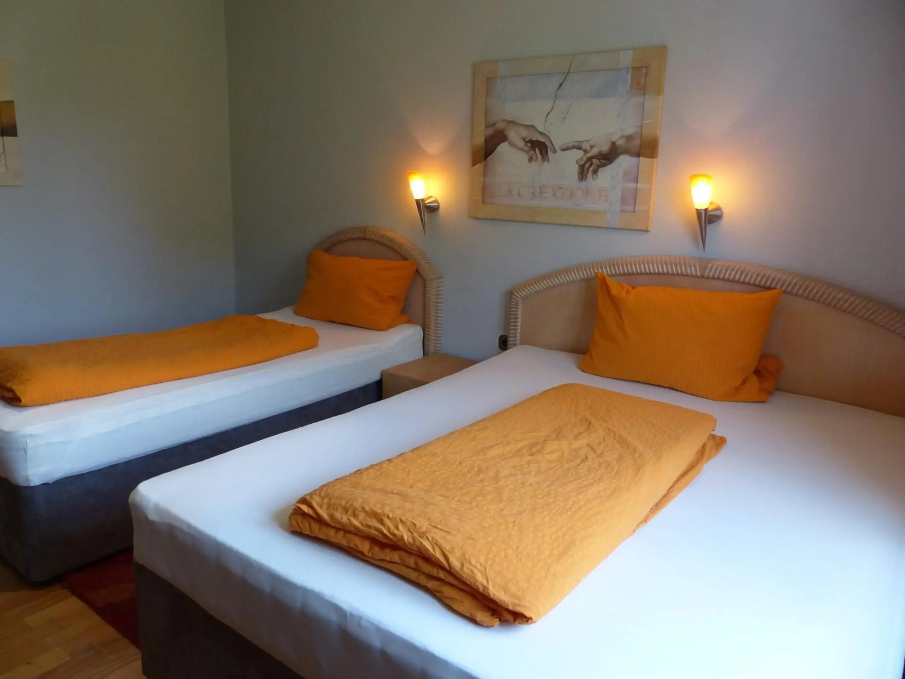 Triple Room in Haus der Gastlichkeit Triple Room in Haus der Gastlichkeit