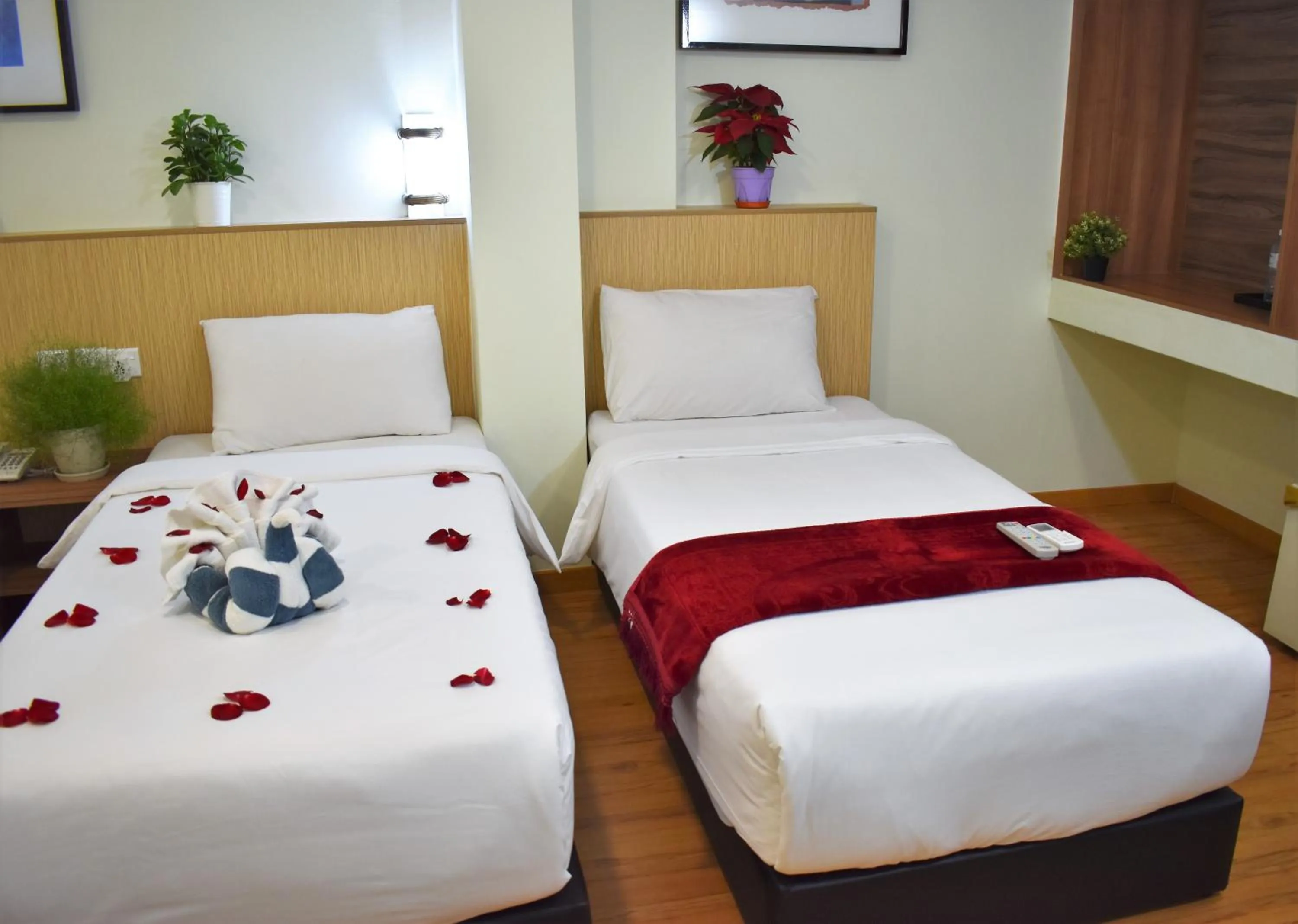 Bedroom, Bed in Xpeed Holiday Hotel