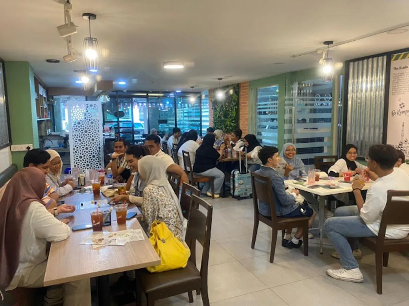 Restaurant/places to eat in Xpeed Holiday Hotel