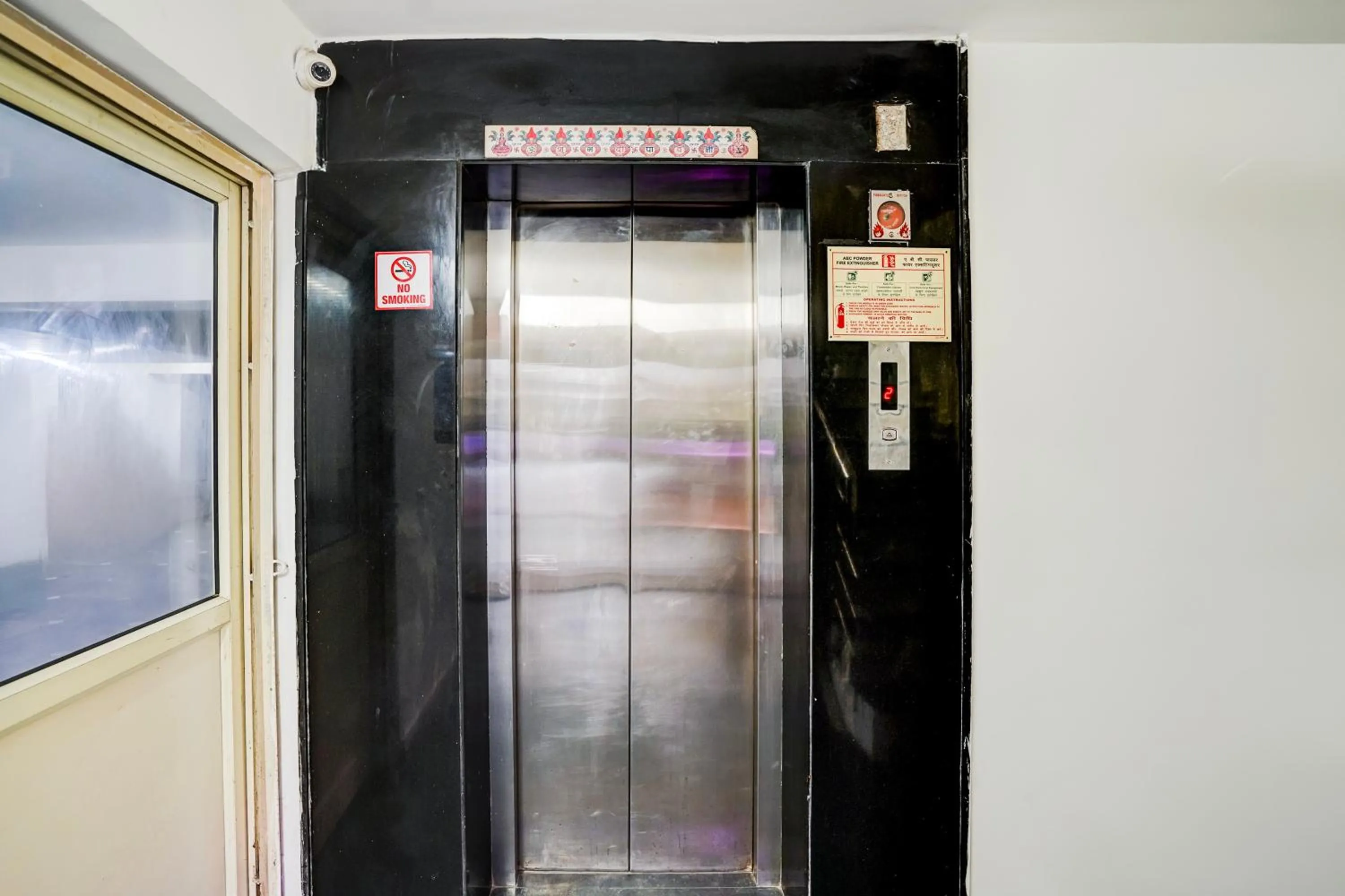 elevator in Kings Court Hotel Pitampura
