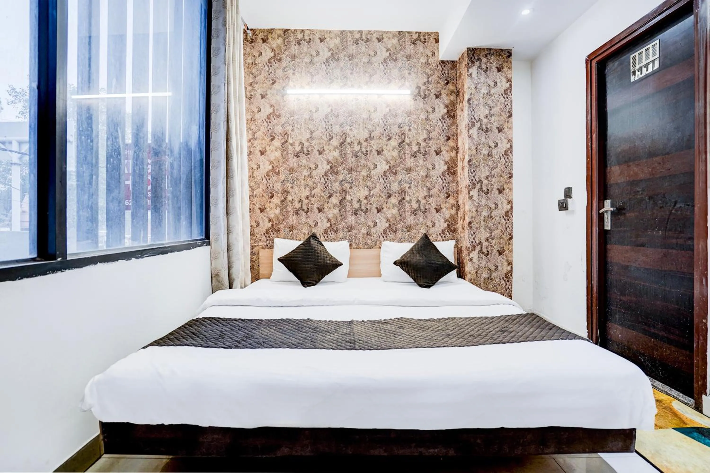 Kings Court Hotel Pitampura