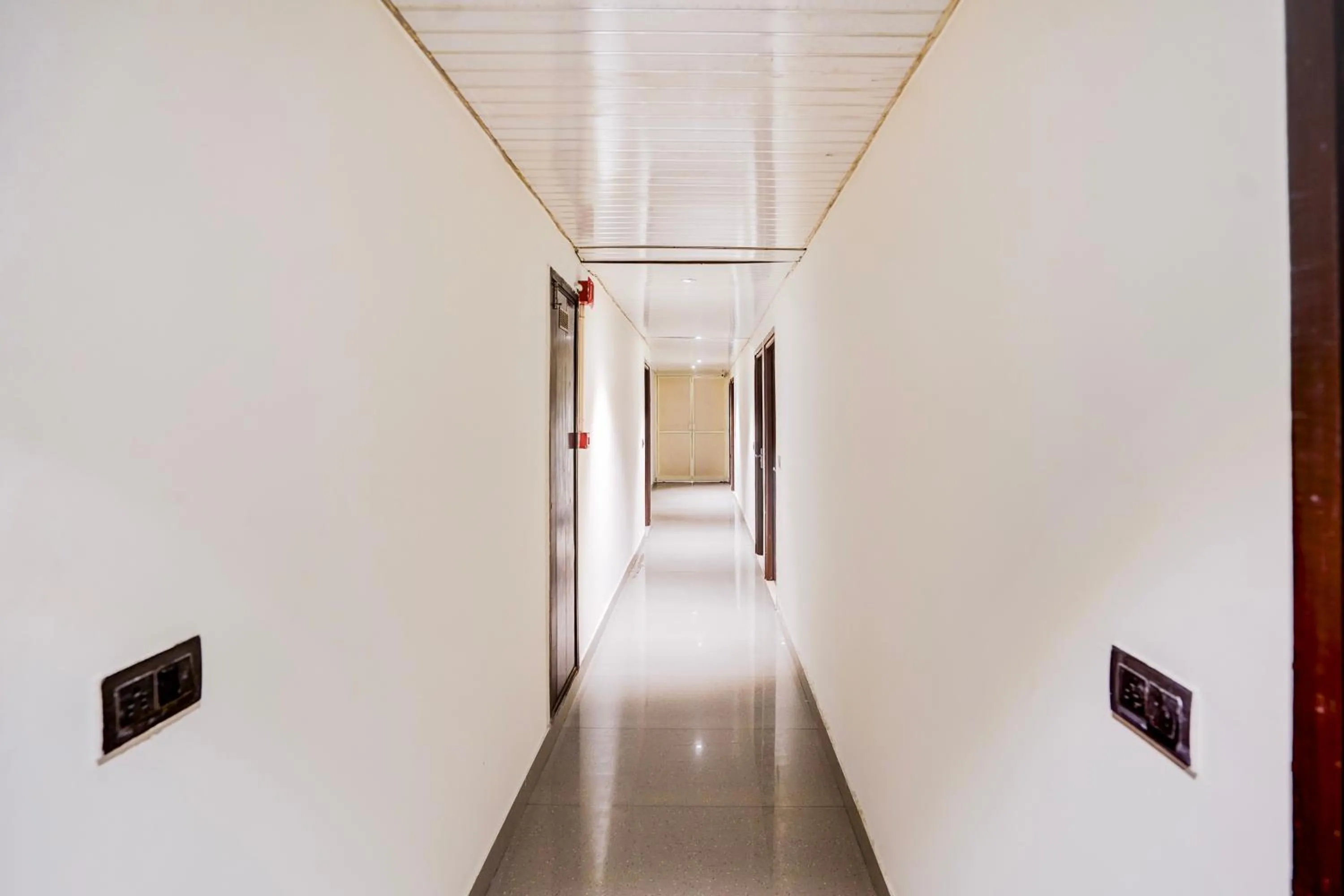 Kings Court Hotel Pitampura