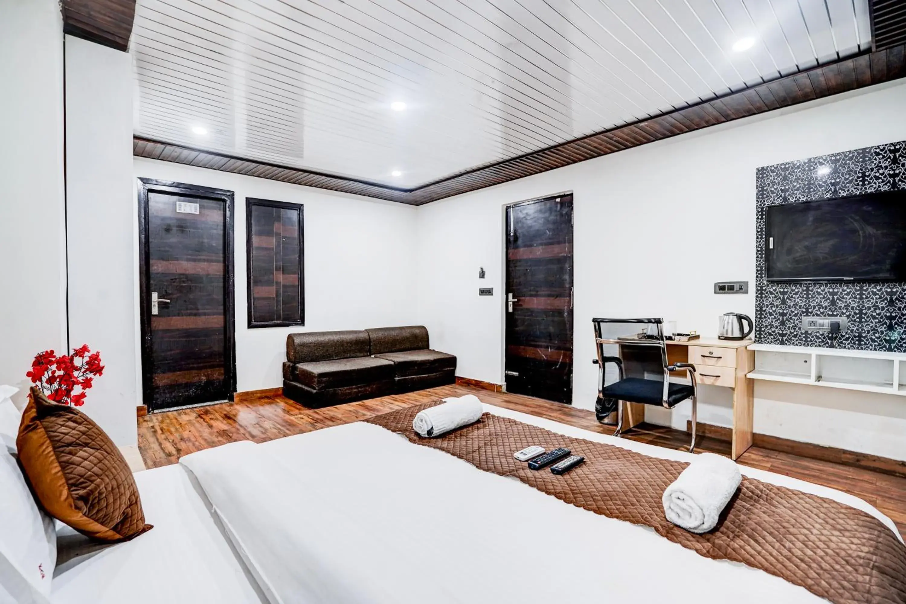 Kings Court Hotel Pitampura Kings Court Hotel Pitampura