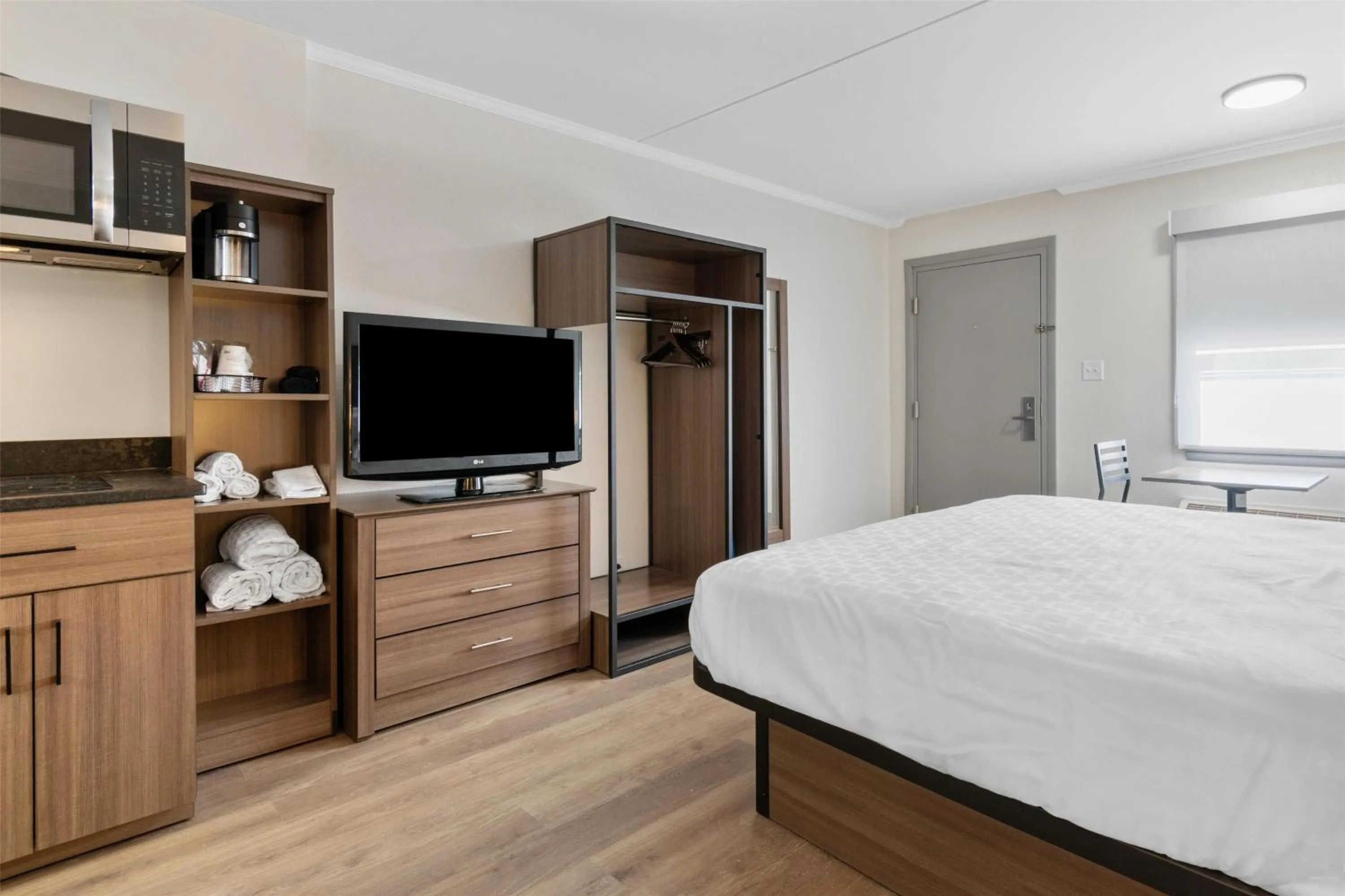 Bedroom, Bed in SureStay Studio by Best Western Paradise Lancaster County