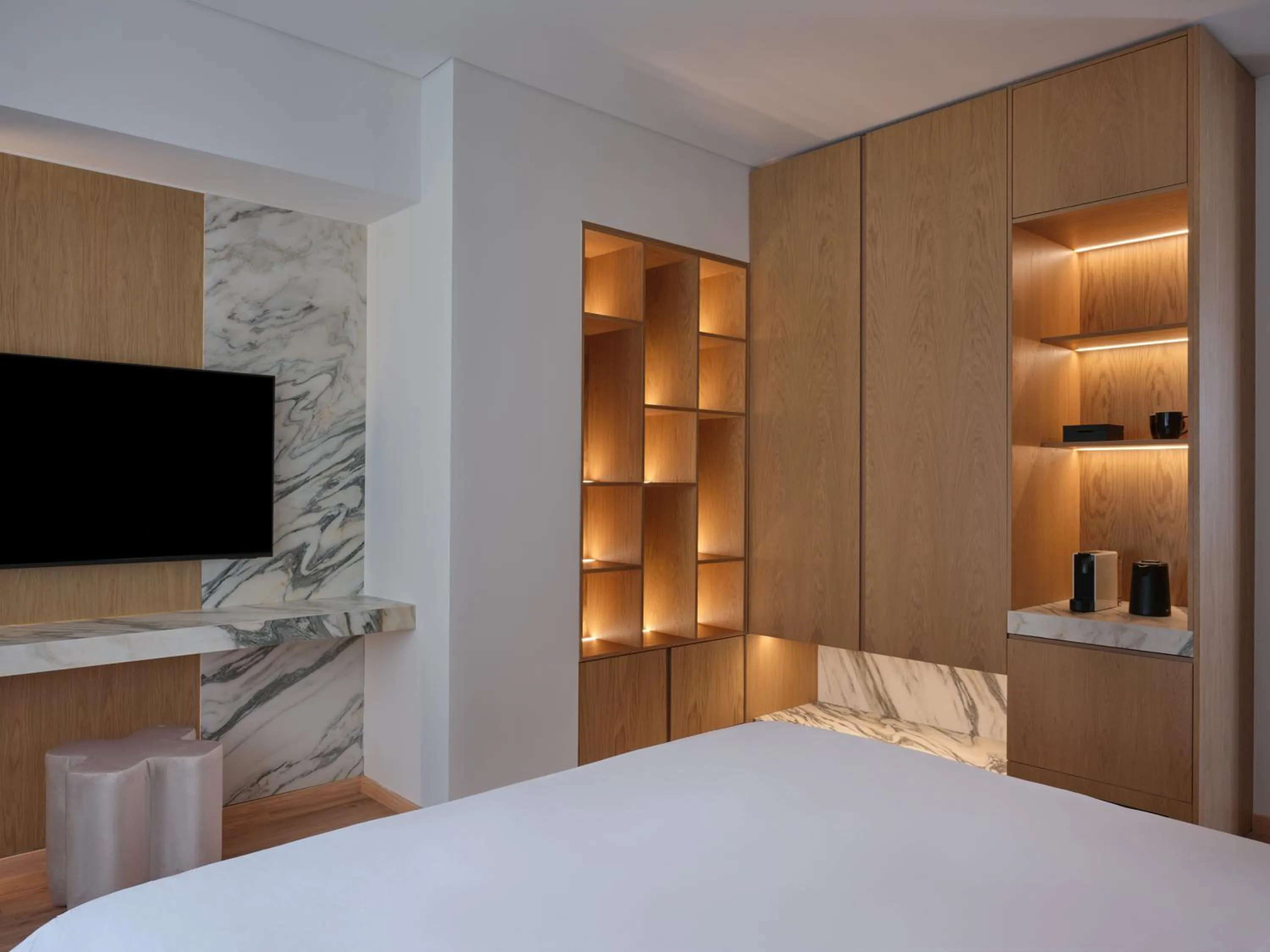 TV and multimedia, Bed in Nur City Suites