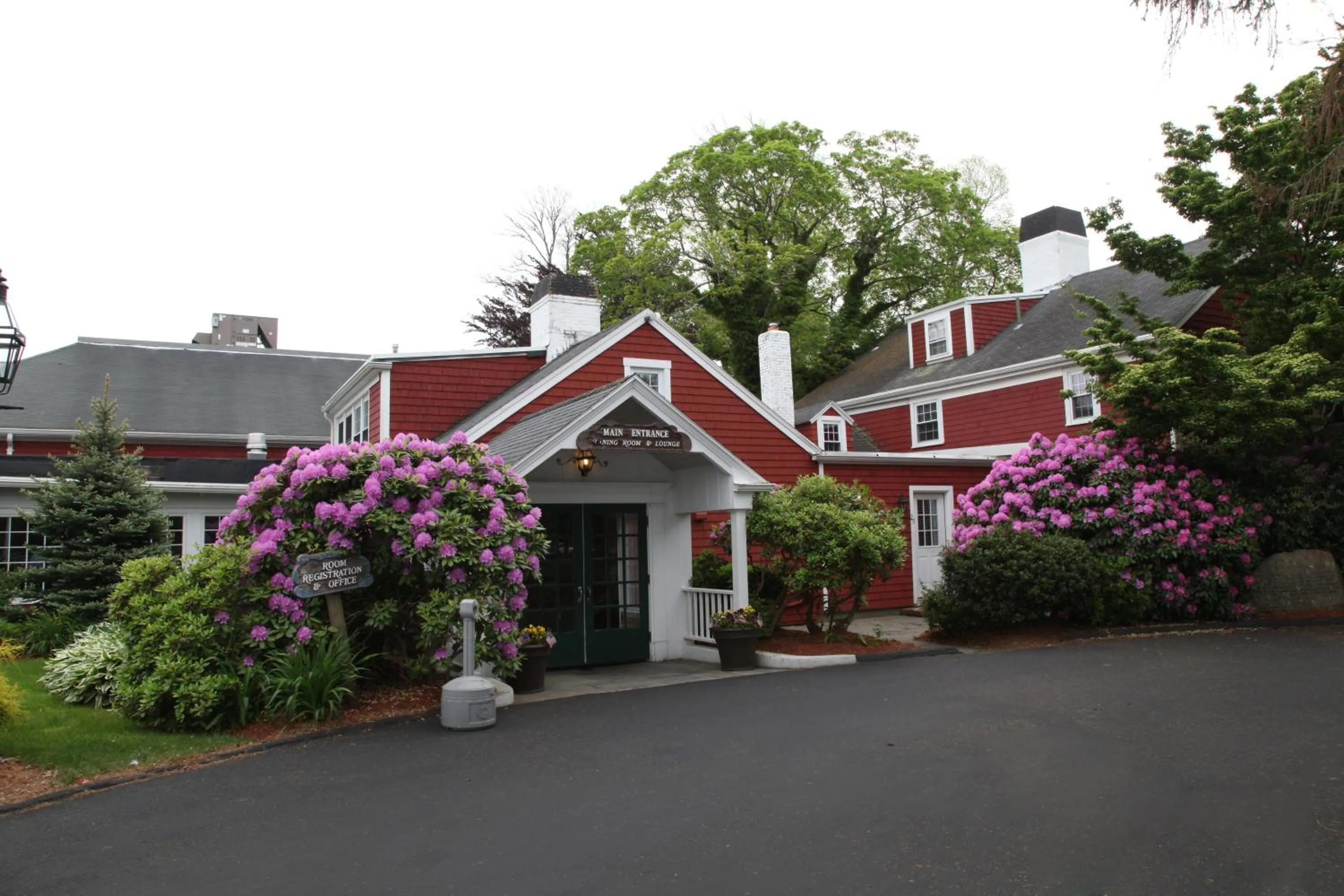 Facade/entrance in The Coonamessett