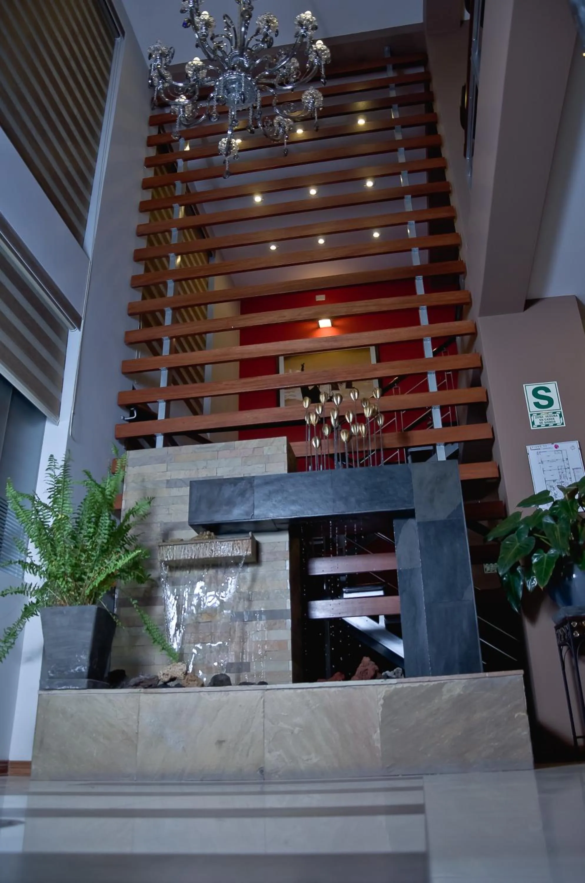 Facade/entrance in Plaza Sur Hotel & Suites