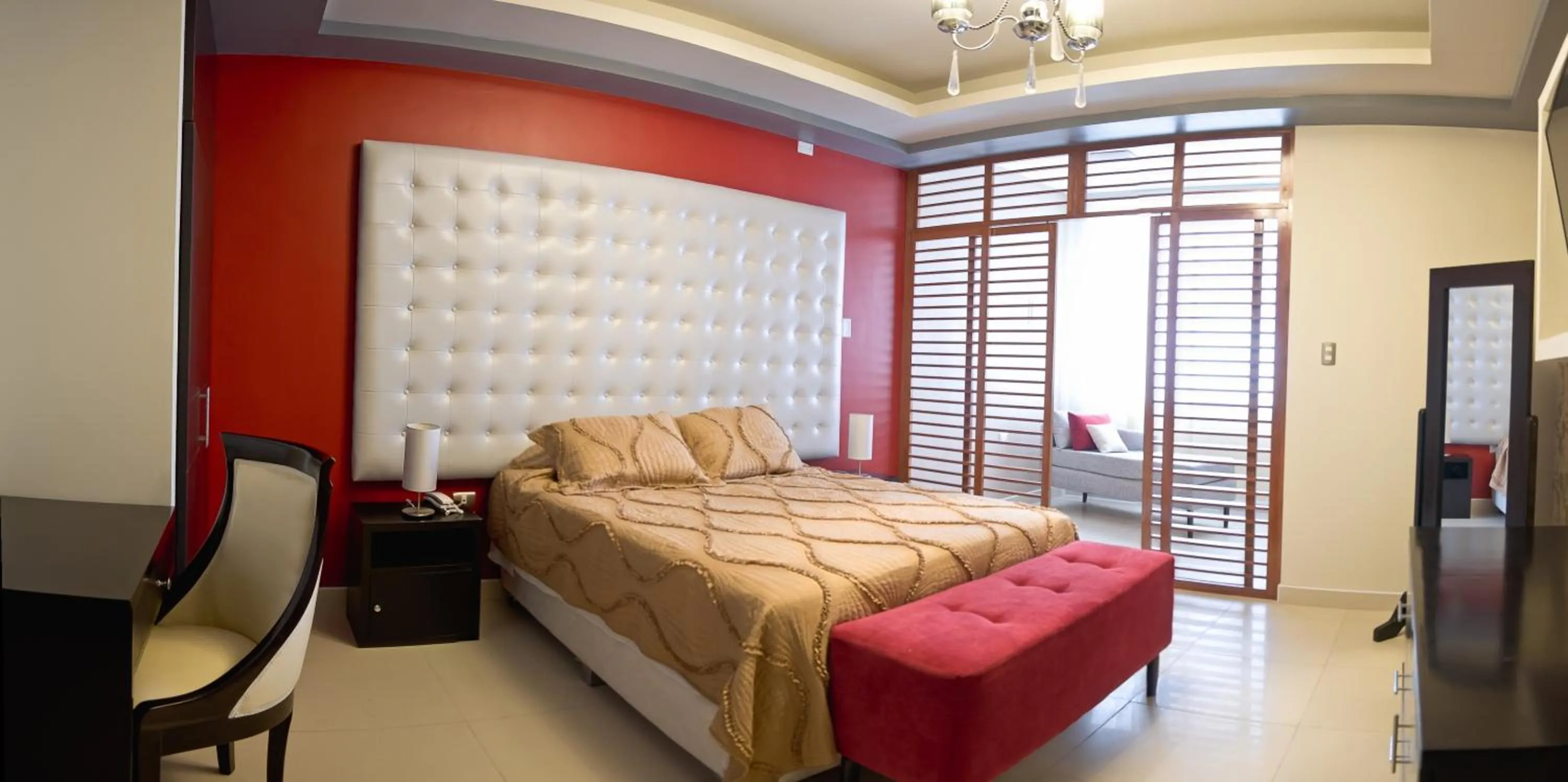 Photo of the whole room, Bed in Plaza Sur Hotel & Suites