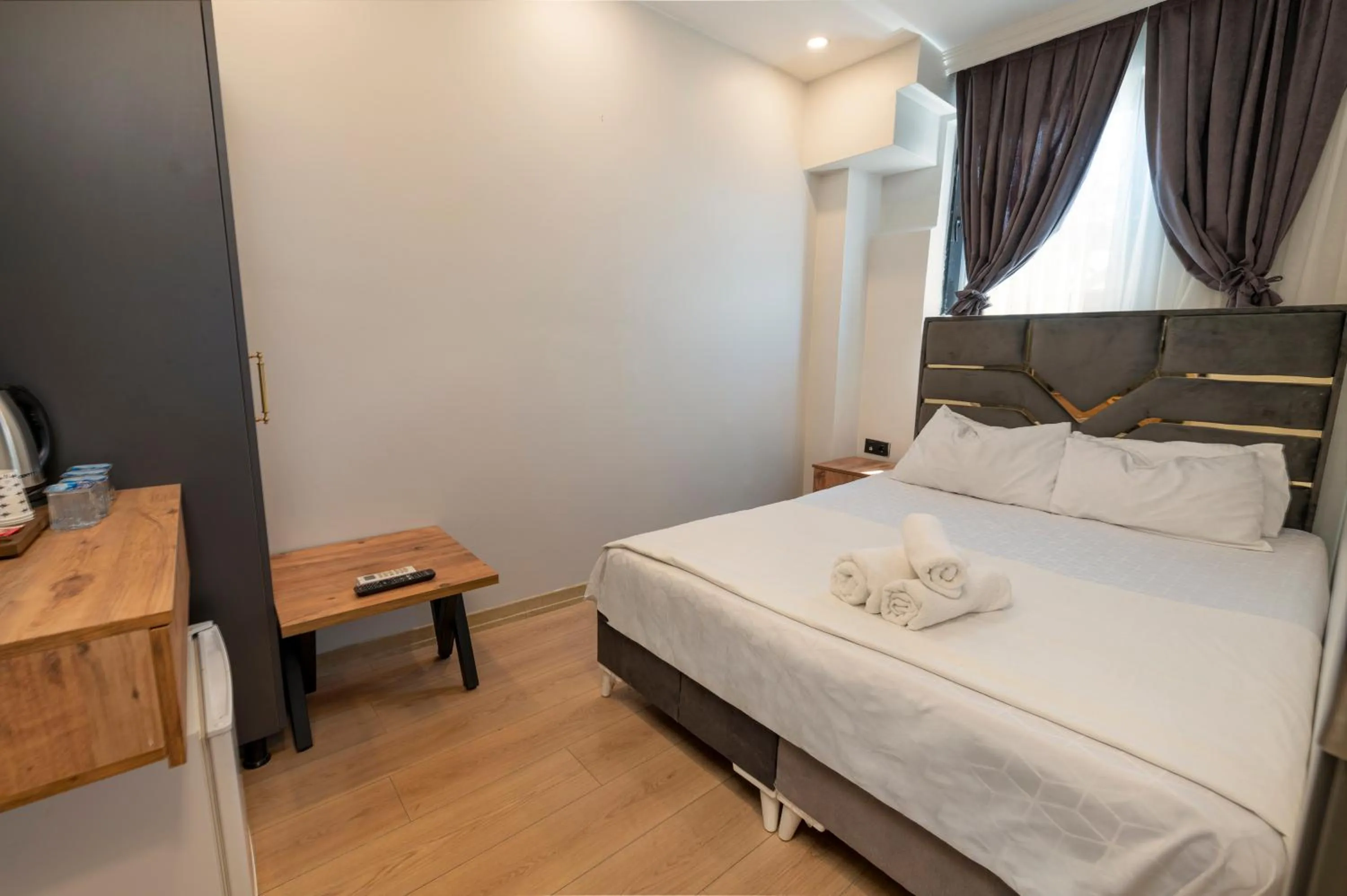 Bed in Highway 34 Hotel