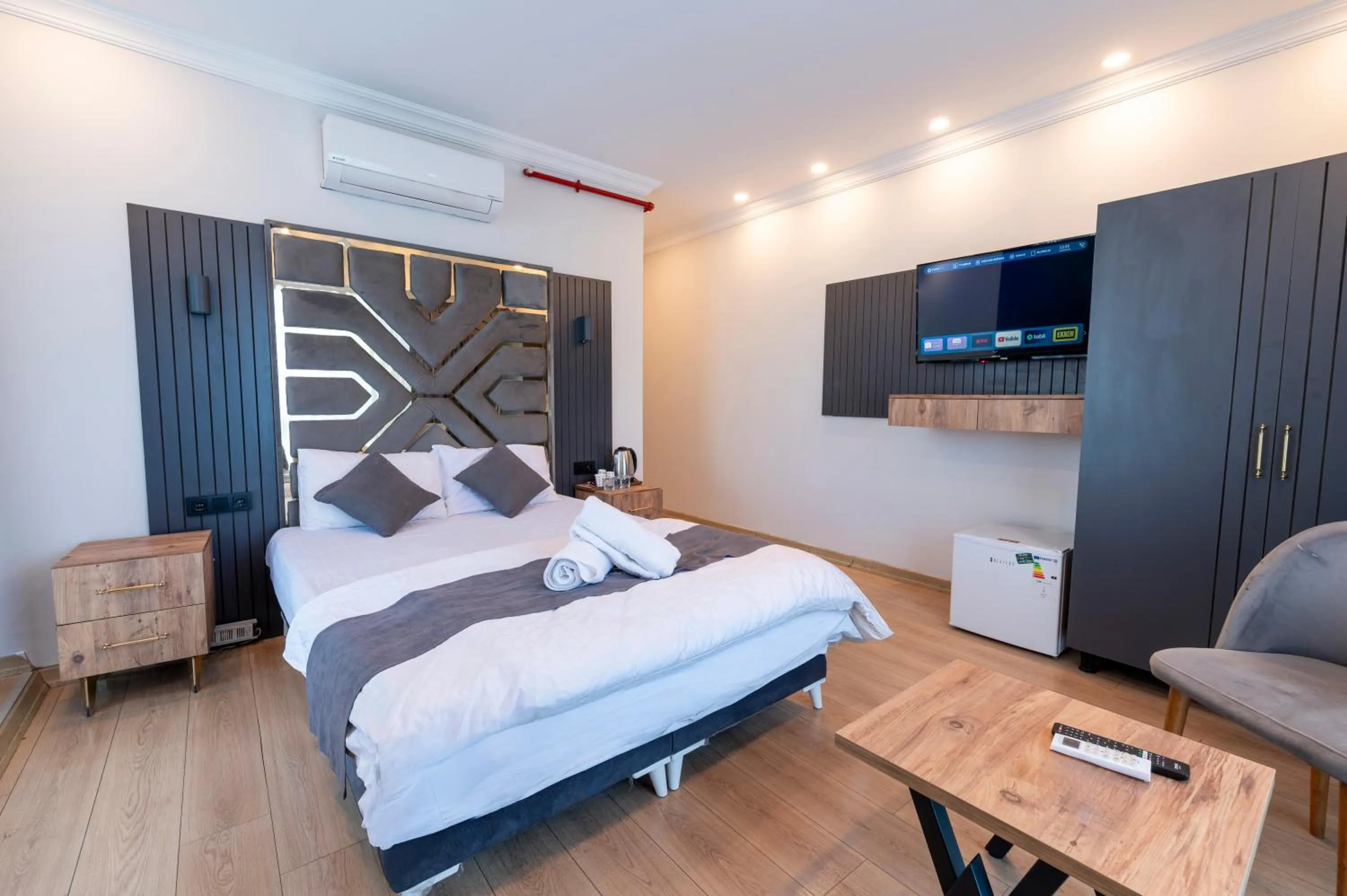 Bed in Highway 34 Hotel