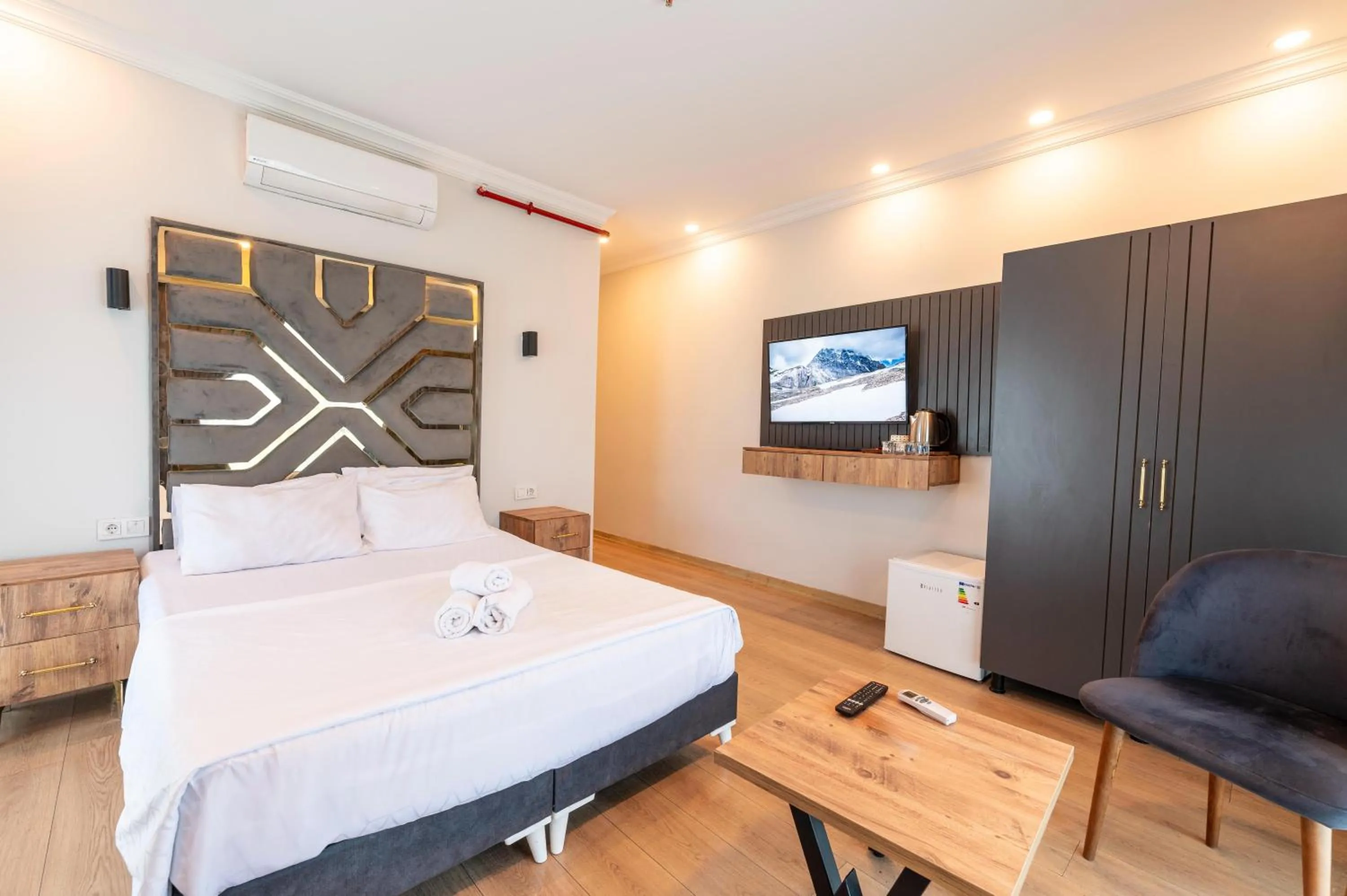 Bed in Highway 34 Hotel