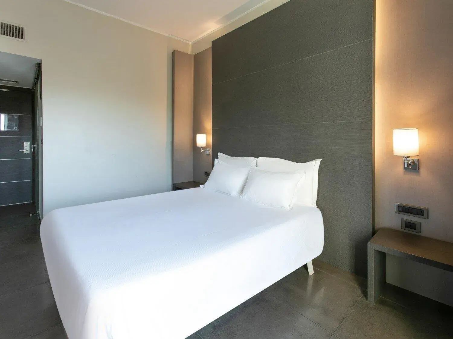 Double Room with Sea View in B&B Hotel Savona Double Room with Sea View in B&B Hotel Savona