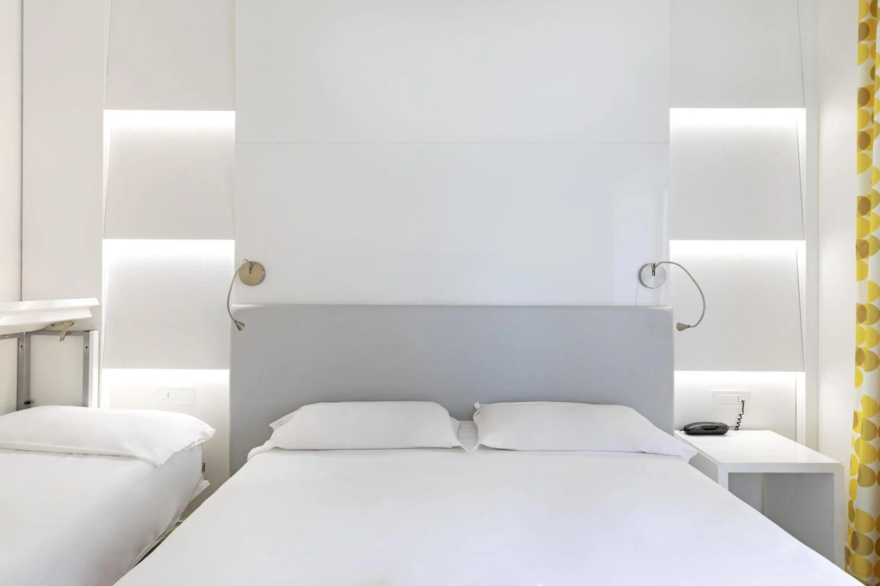 Bathroom, Bed in B&B Hotel Savona