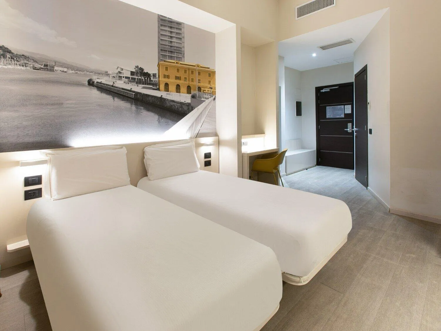 Photo of the whole room, Bed in B&B Hotel Savona