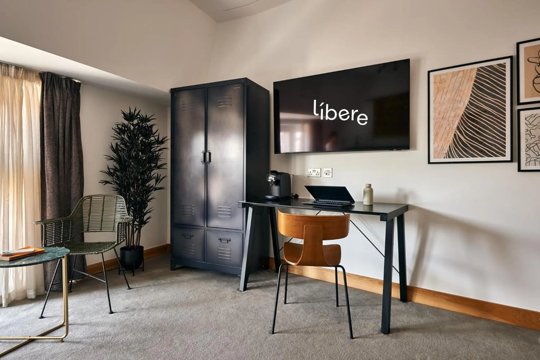 TV and multimedia in Líbere London Edgware Road