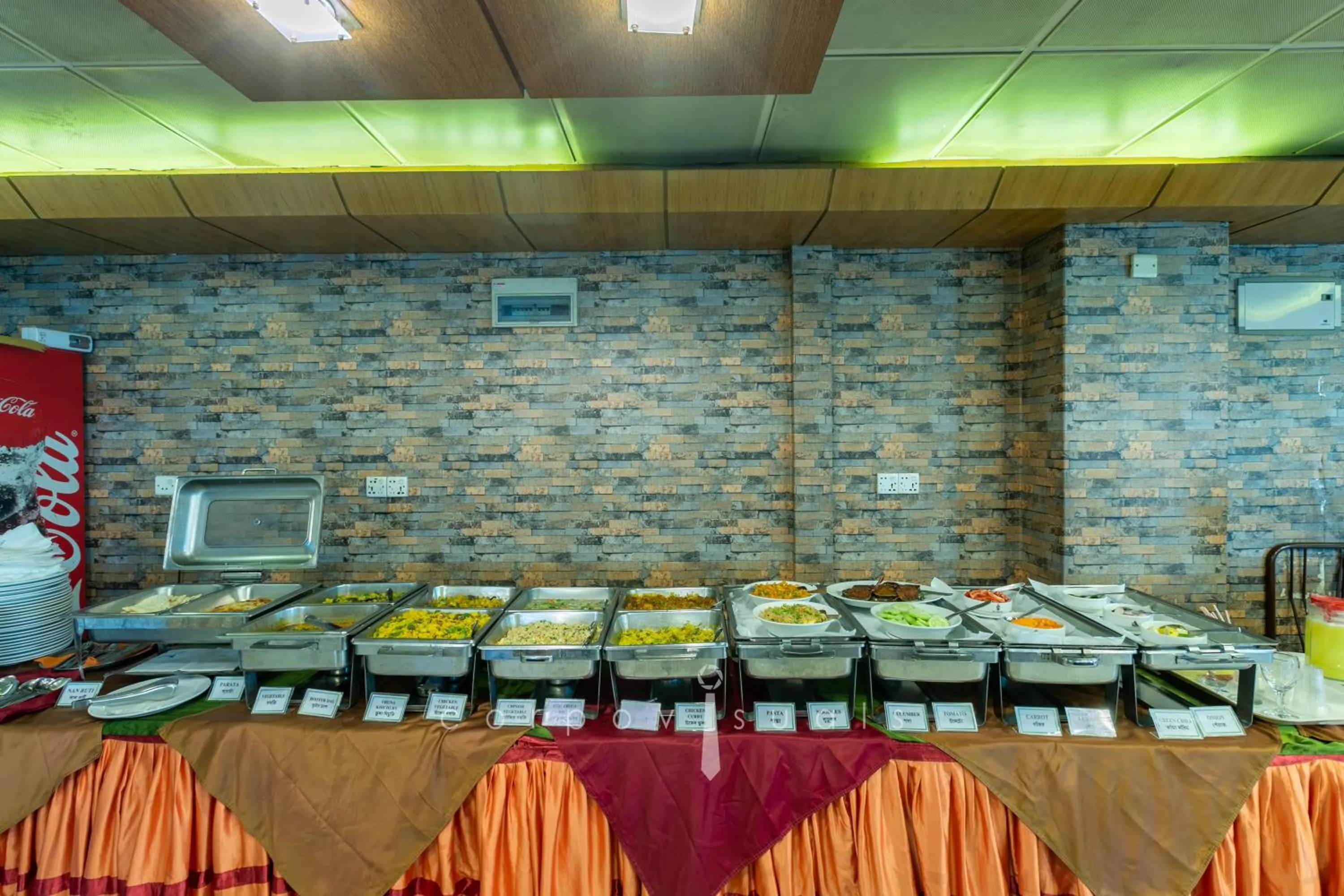 Restaurant/places to eat in SEL Nibash Hotel & Serviced Apartments