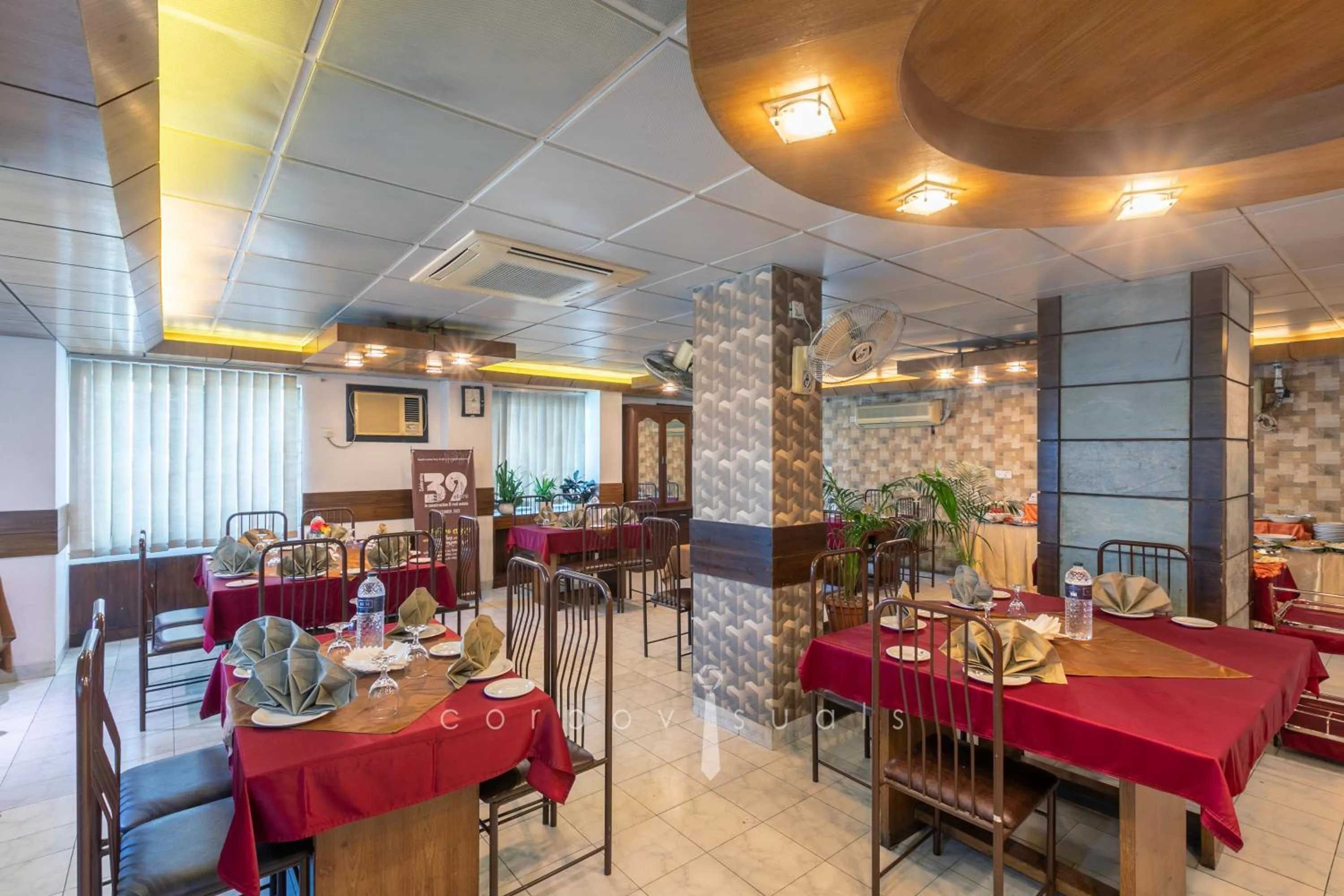 Restaurant/places to eat in SEL Nibash Hotel & Serviced Apartments