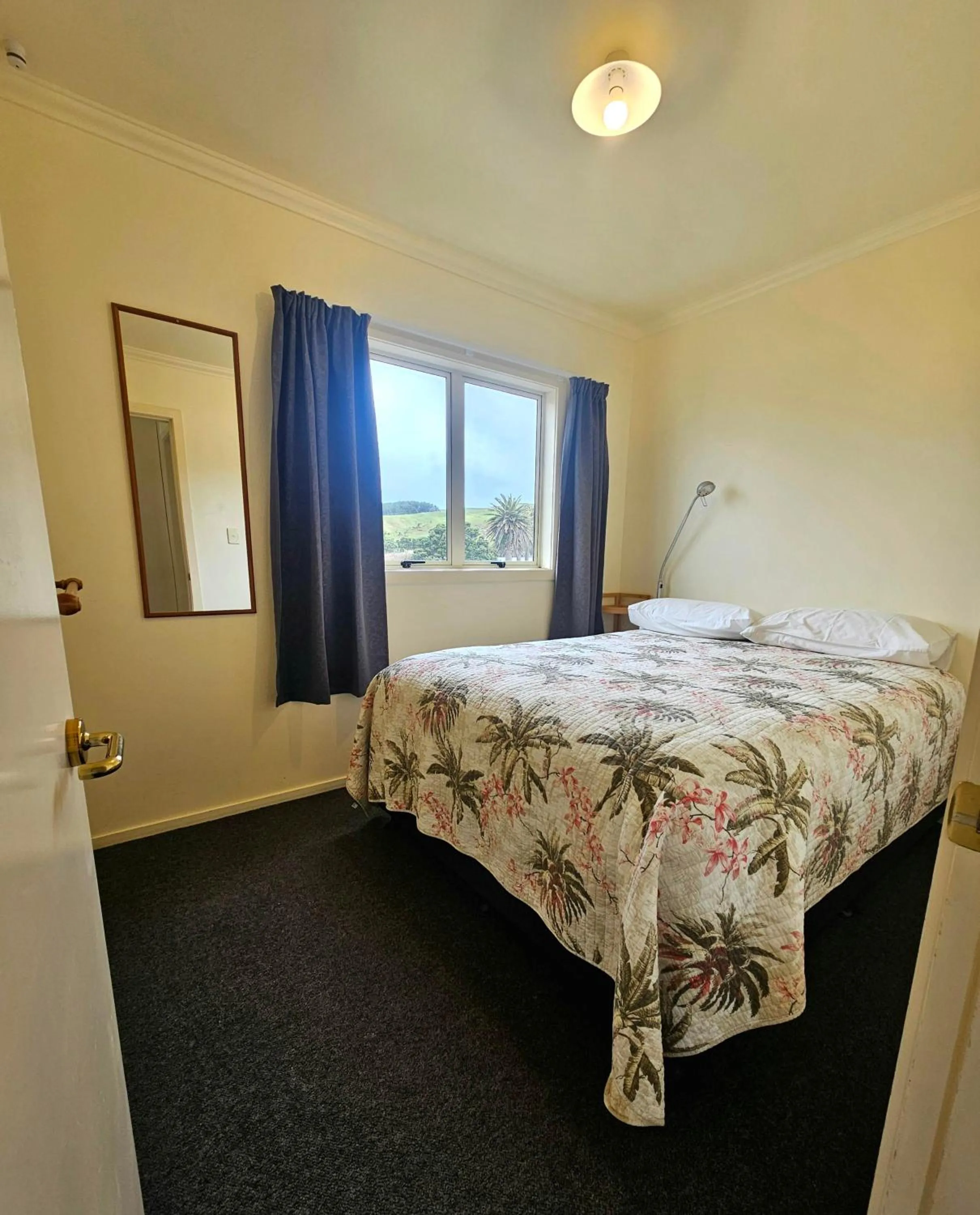 Bed in Castlepoint Holiday Park & Motels
