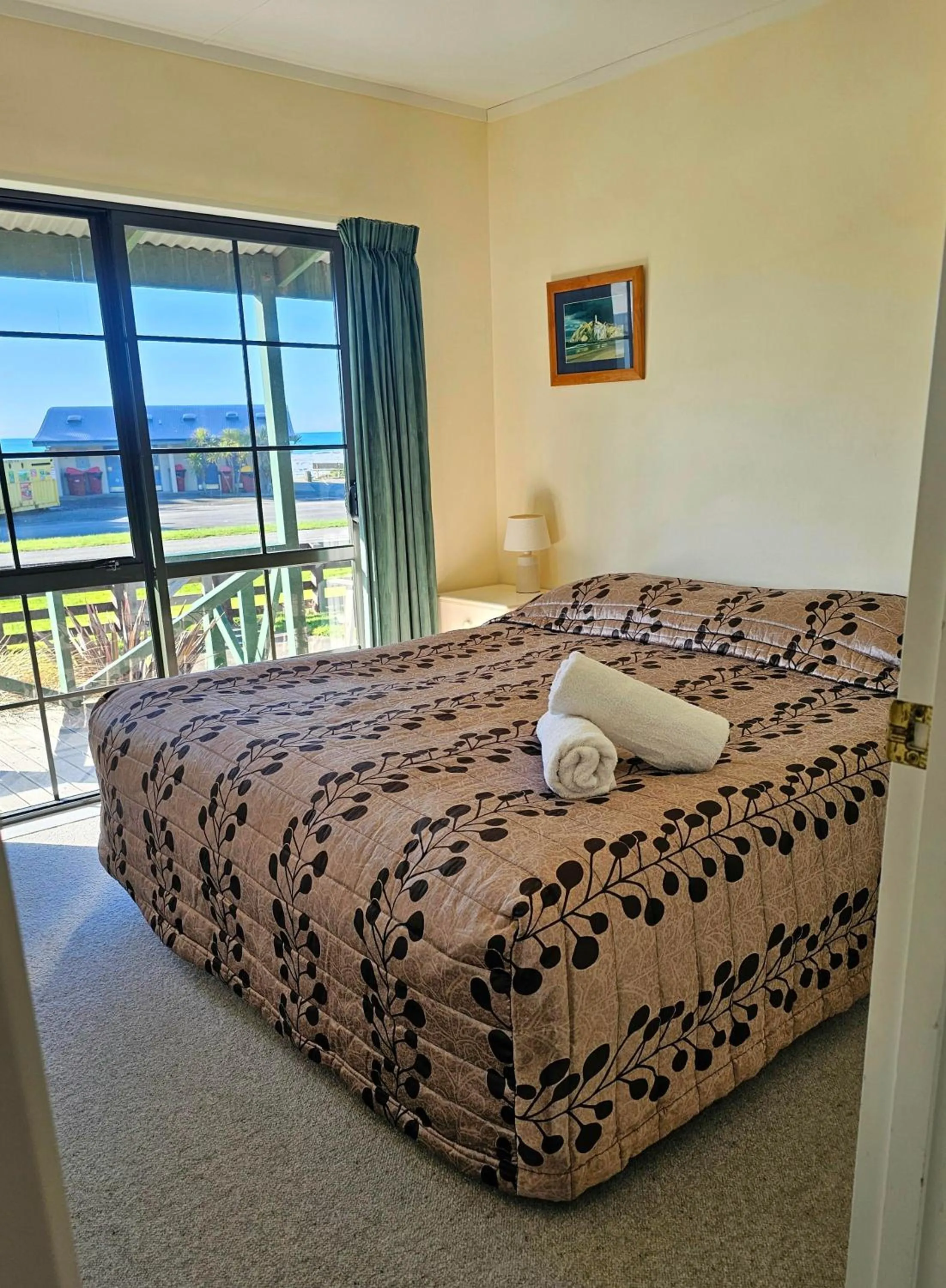 Bed in Castlepoint Holiday Park & Motels