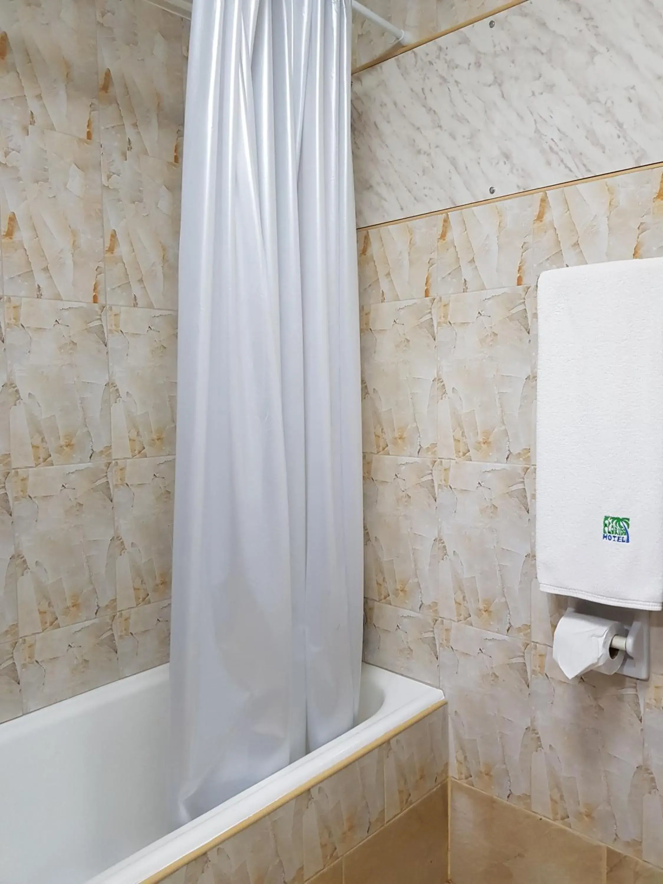 Standard Twin Room in Florida Hotel Standard Twin Room in Florida Hotel