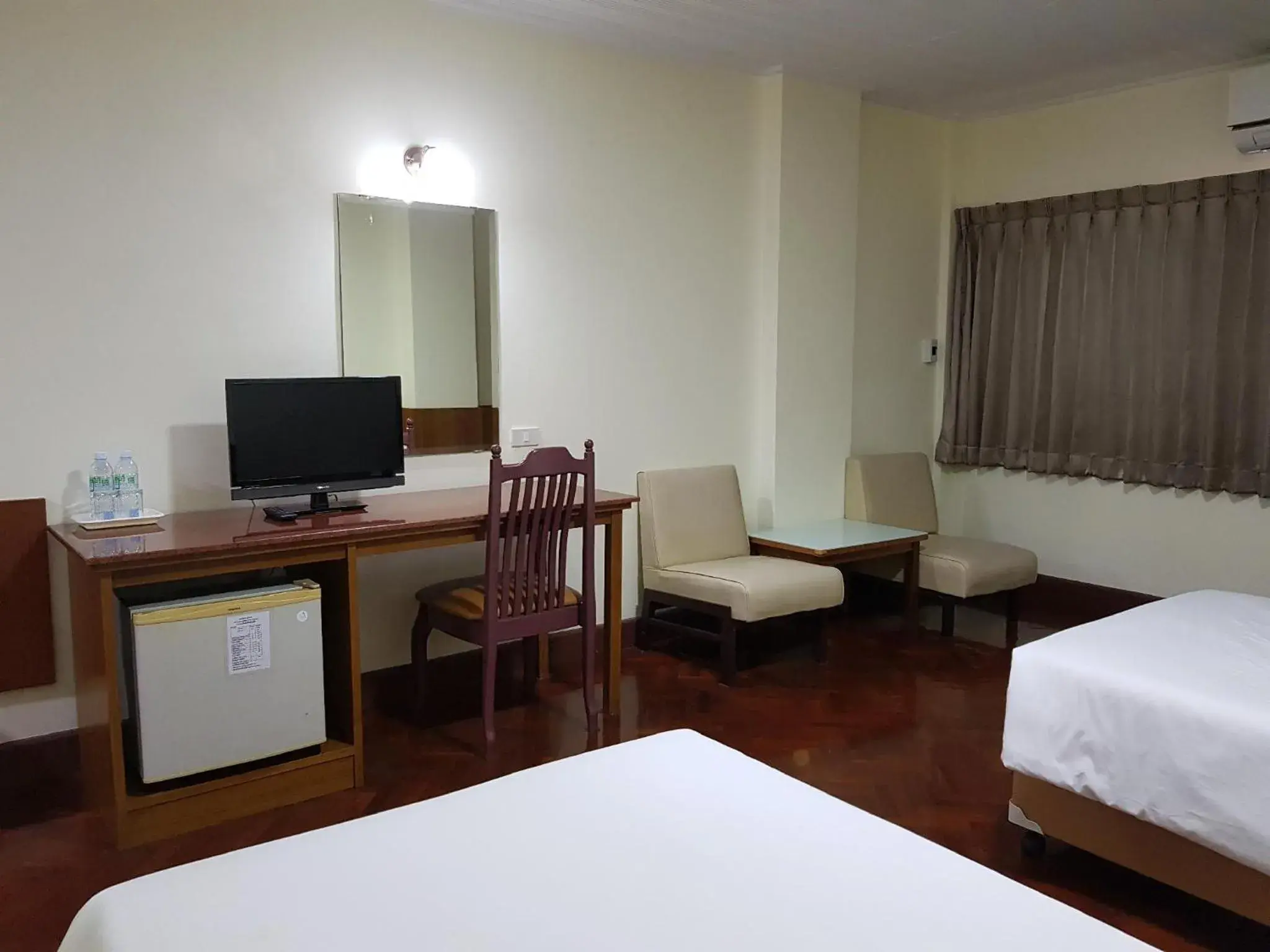 Family Connecting Room in Florida Hotel Family Connecting Room in Florida Hotel