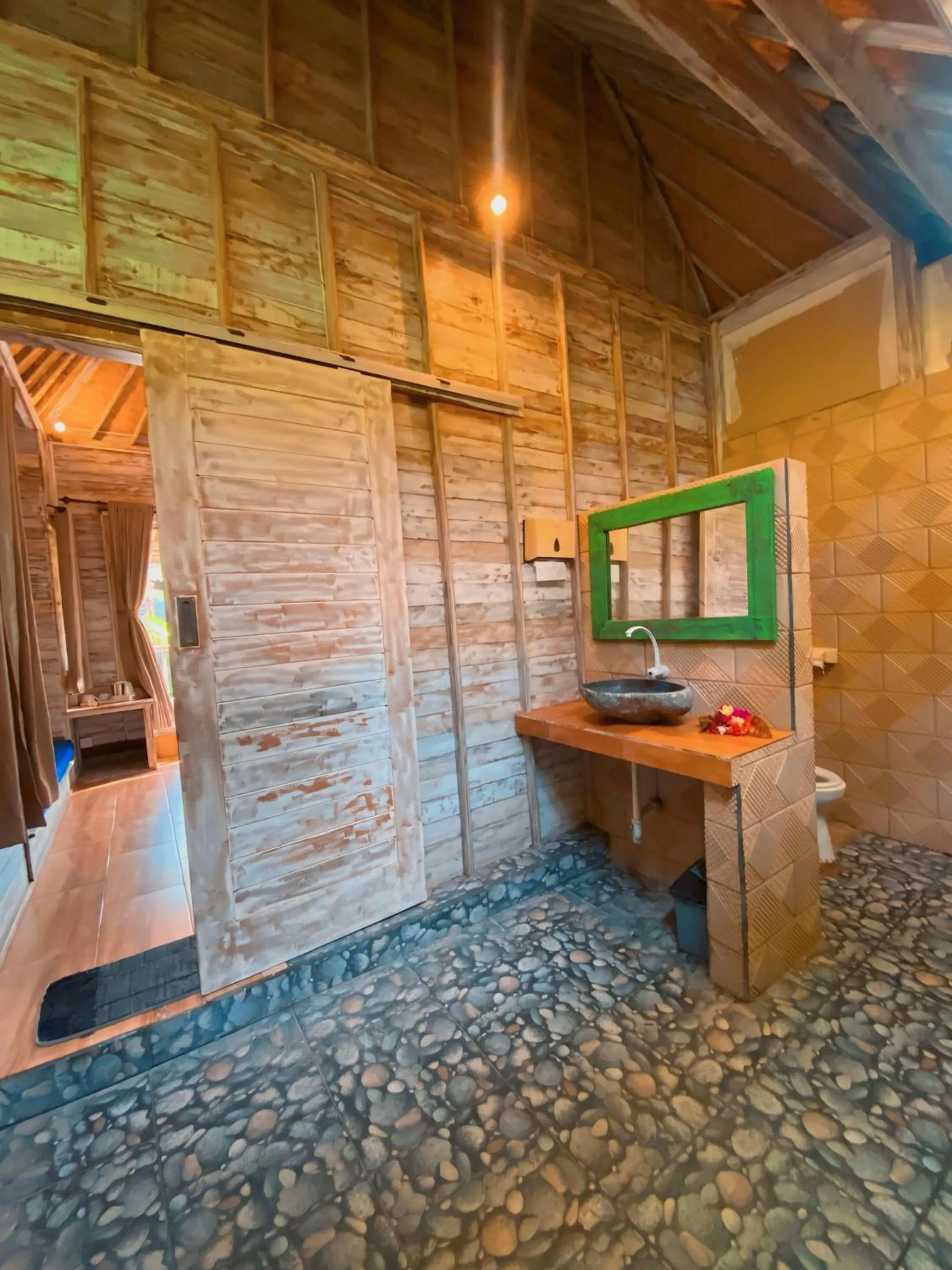 Bathroom in Harta Lembongan Villas