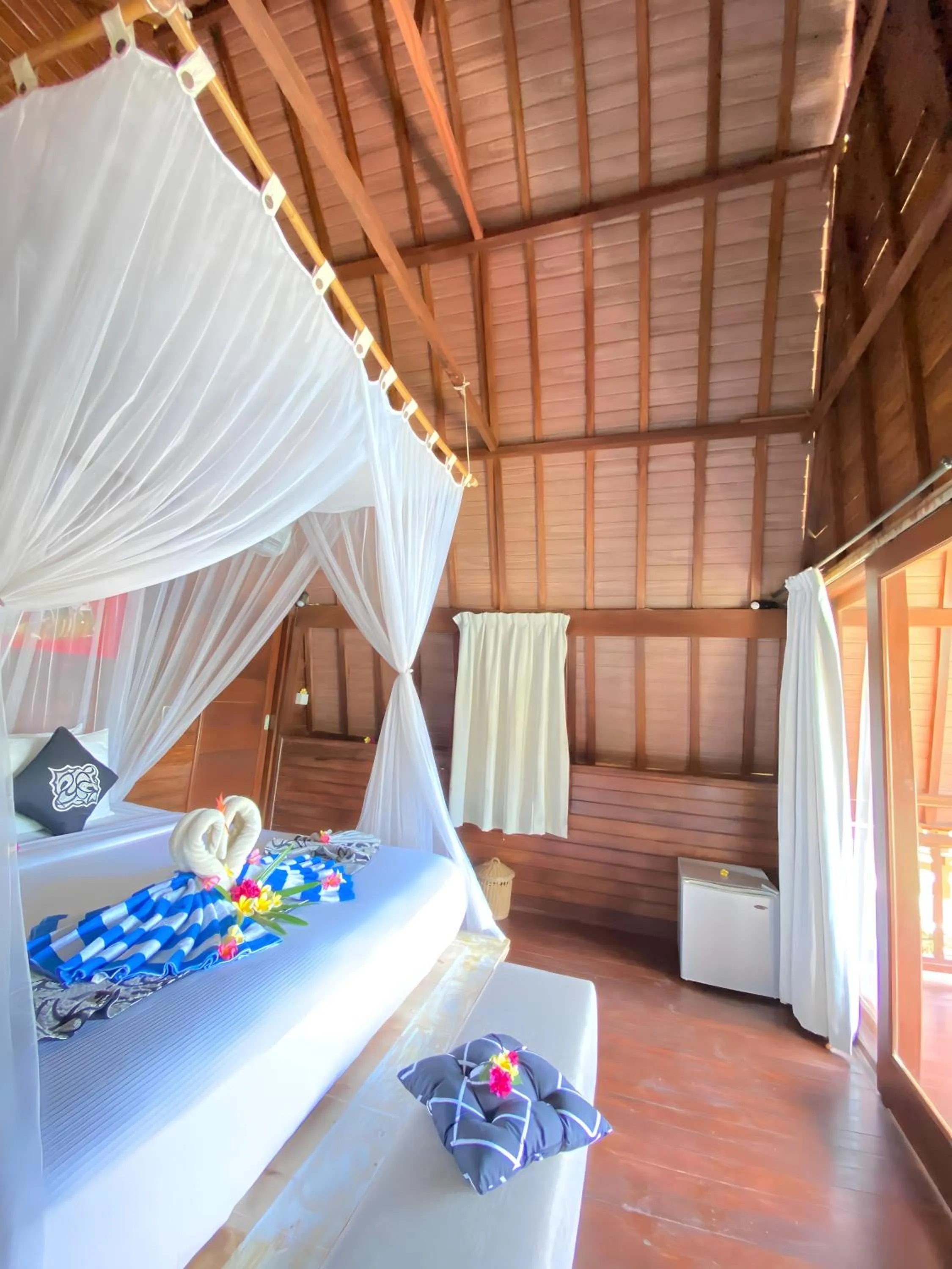 Property building, Bed in Harta Lembongan Villas