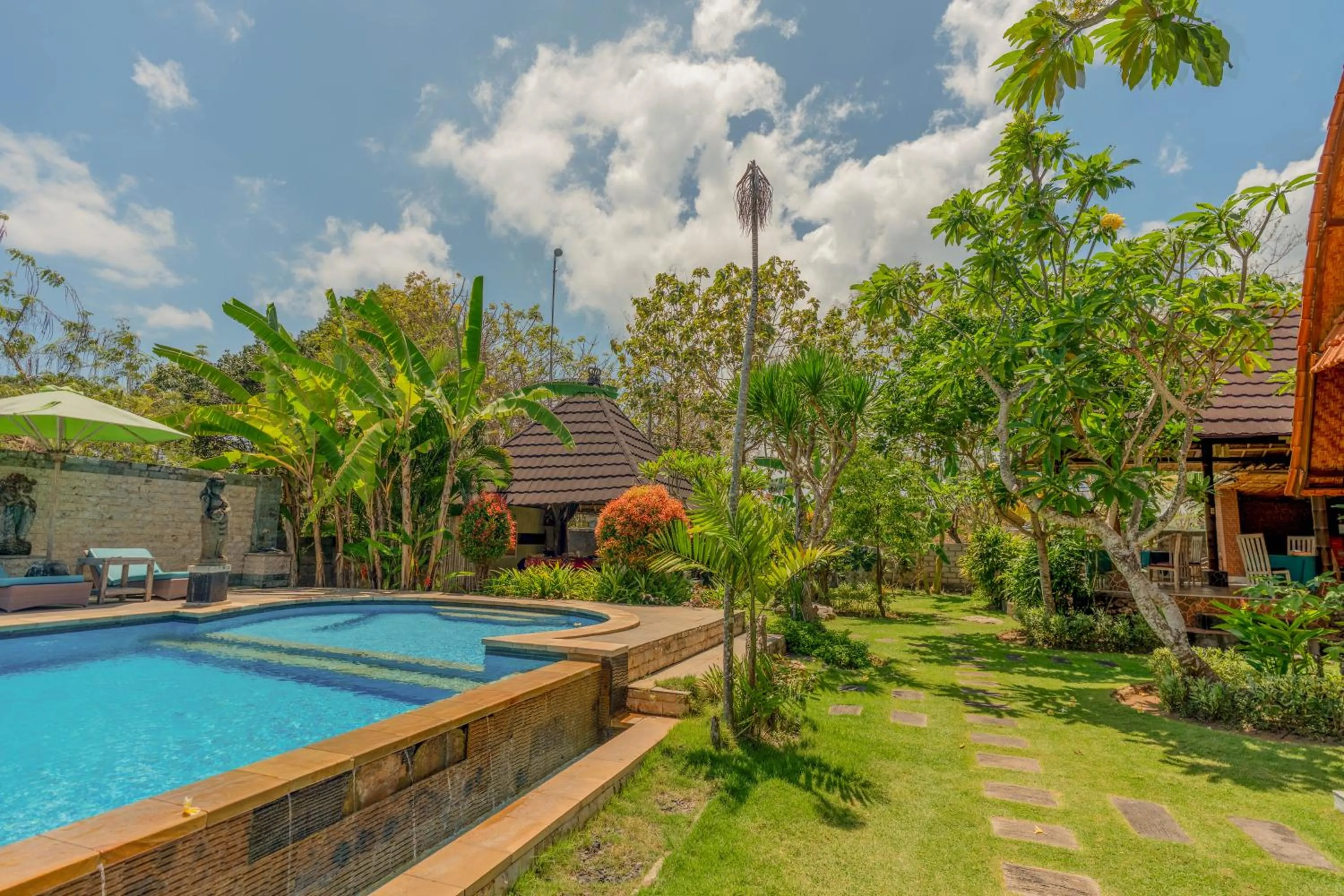 Harta Lembongan Villas