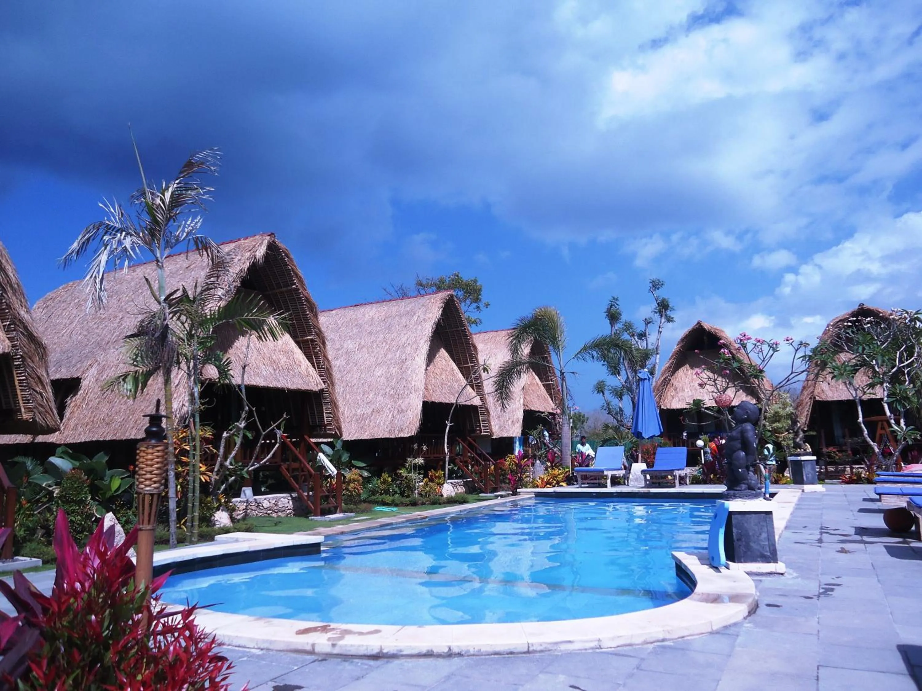 Swimming pool in Harta Lembongan Villas