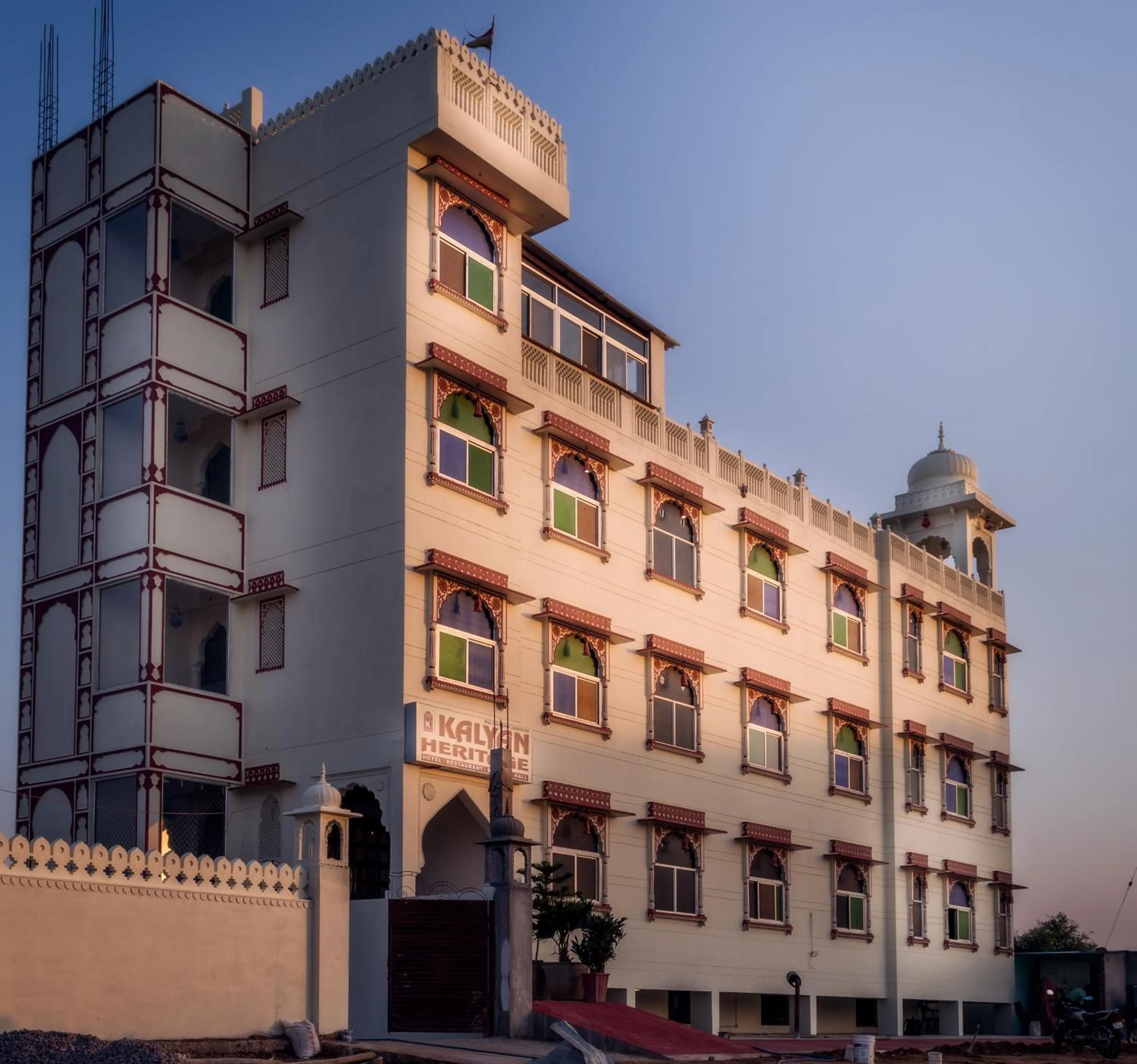 Facade/entrance in Kalyan Heritage
