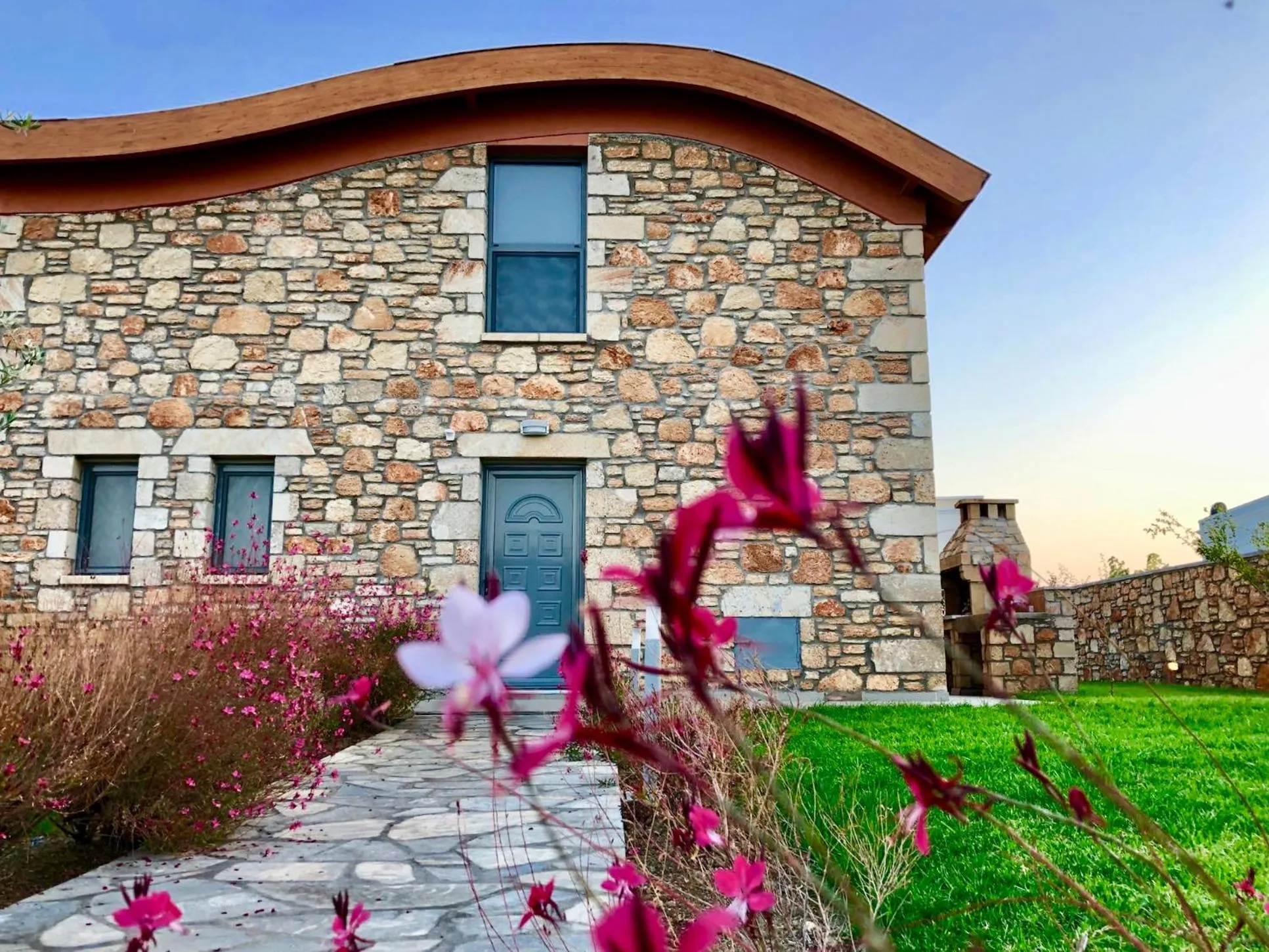 Property building in Estrella Villas