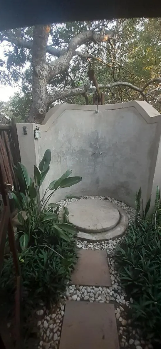 Property building in Hoedspruit Raptors Lodge N16