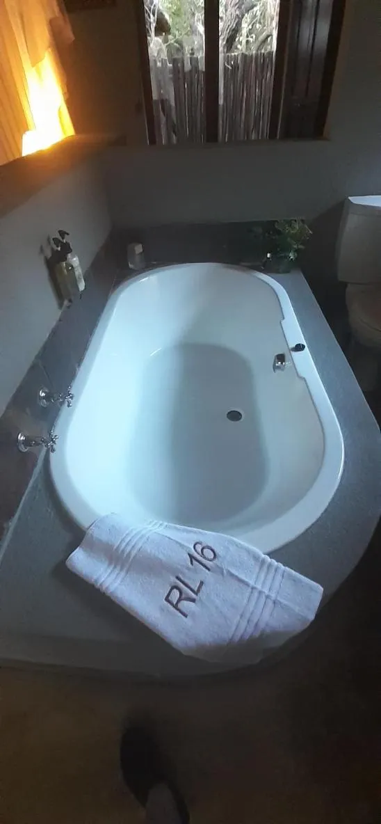 Property building in Hoedspruit Raptors Lodge N16