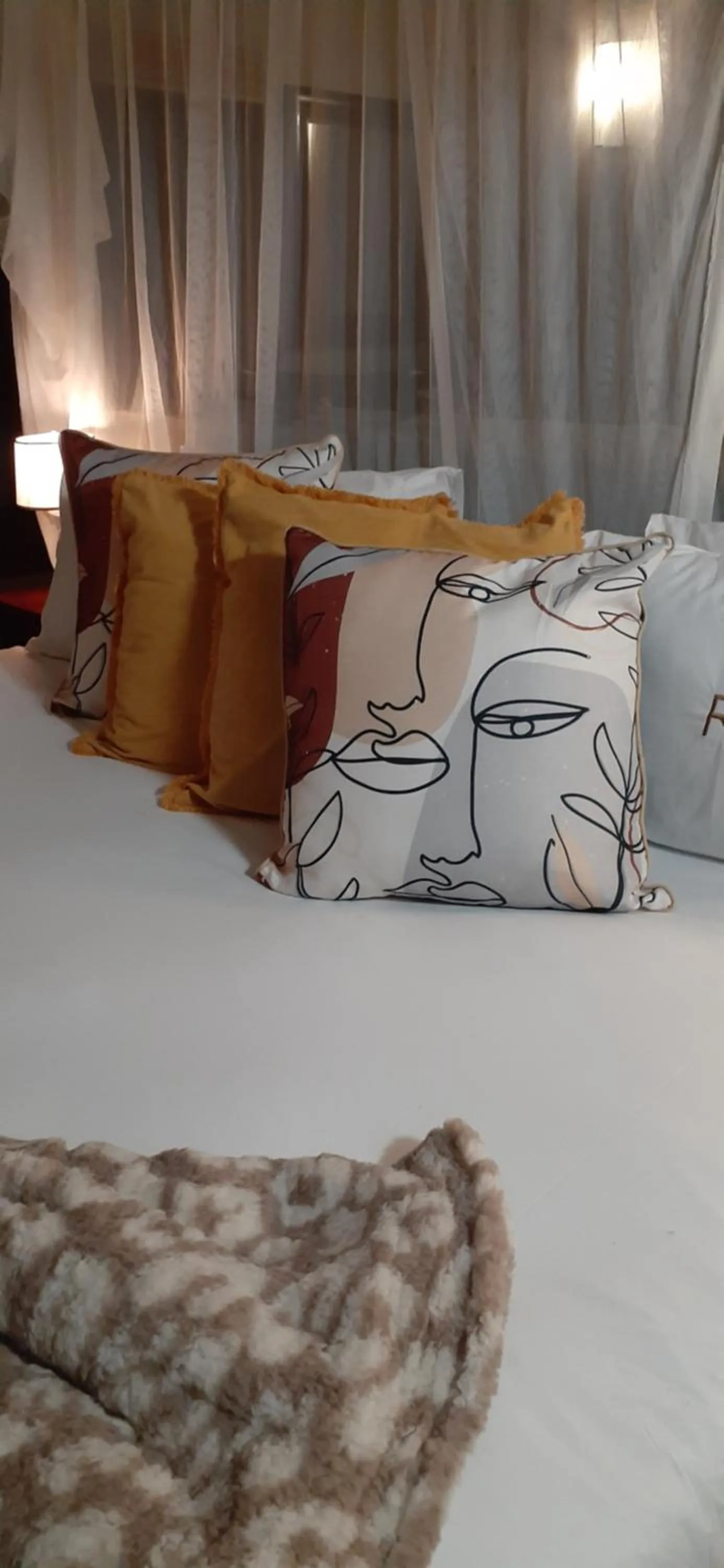 Property building, Bed in Hoedspruit Raptors Lodge N16