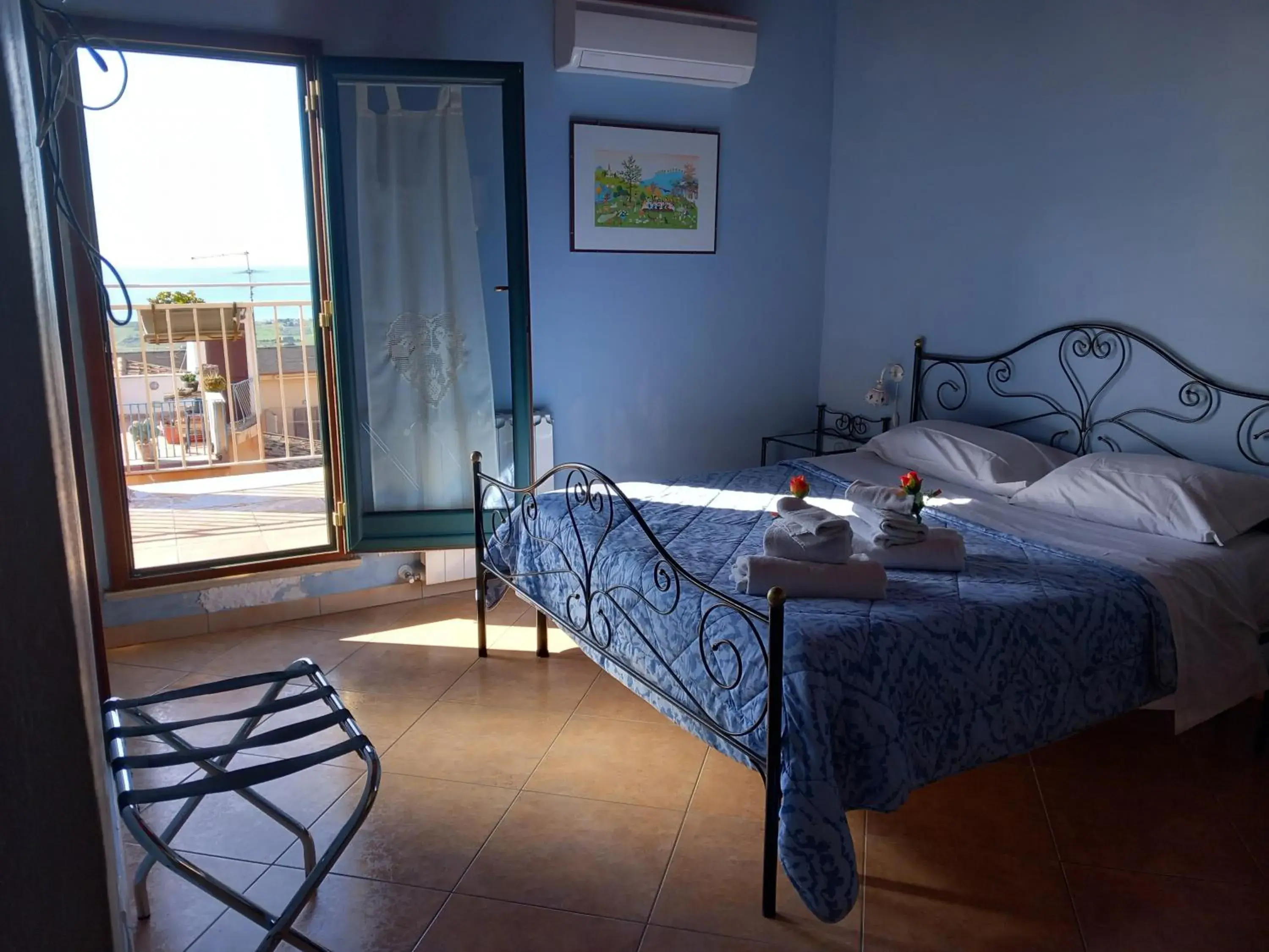 Deluxe Double Room with Balcony and Sea View - single occupancy in B&B Batarà - "La Terrazza del Centro" Deluxe Double Room with Balcony and Sea View - single occupancy in B&B Batarà - "La Terrazza del Centro"