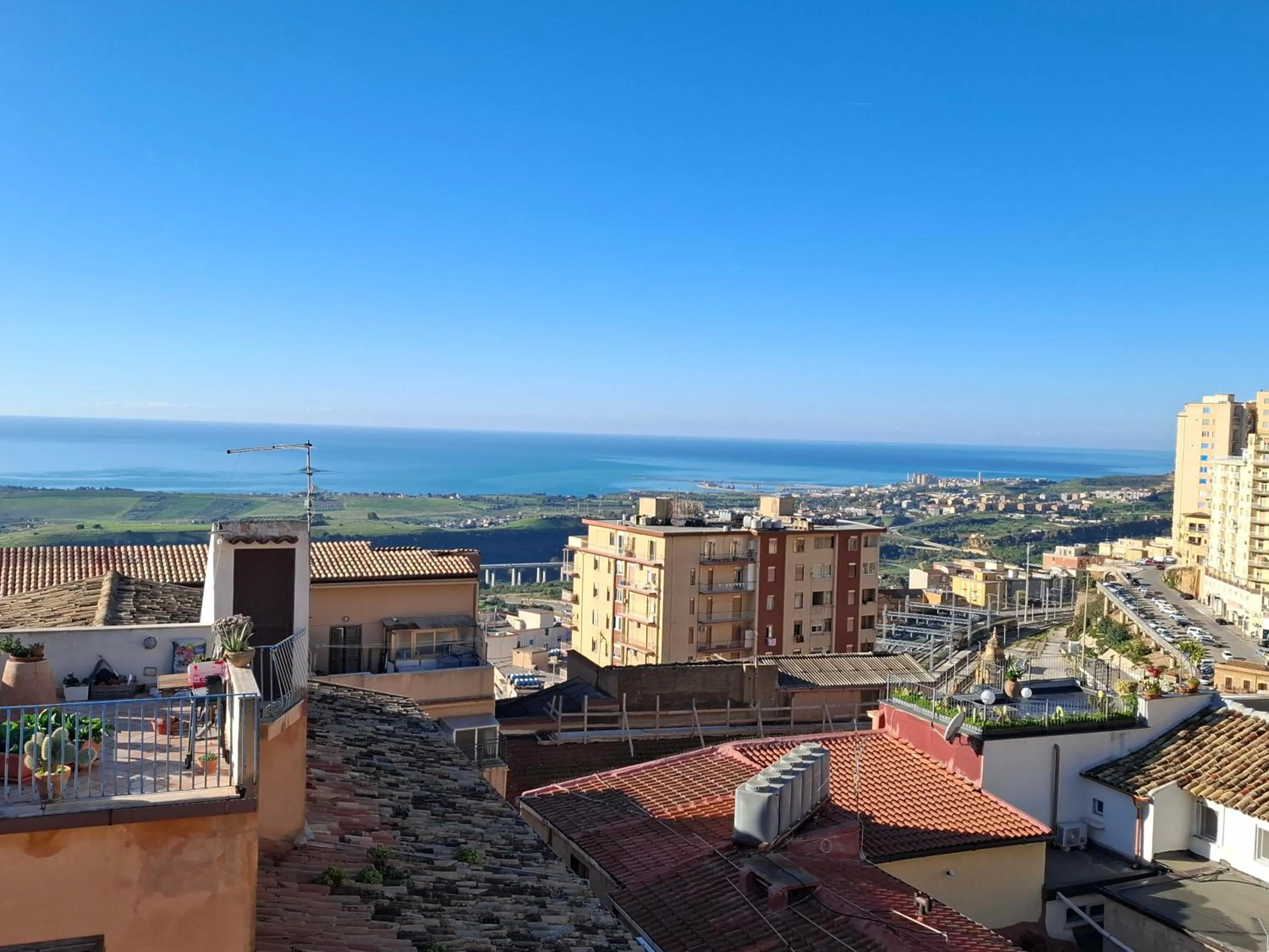 Photo of the whole room in B&B Batarà - "La Terrazza del Centro"