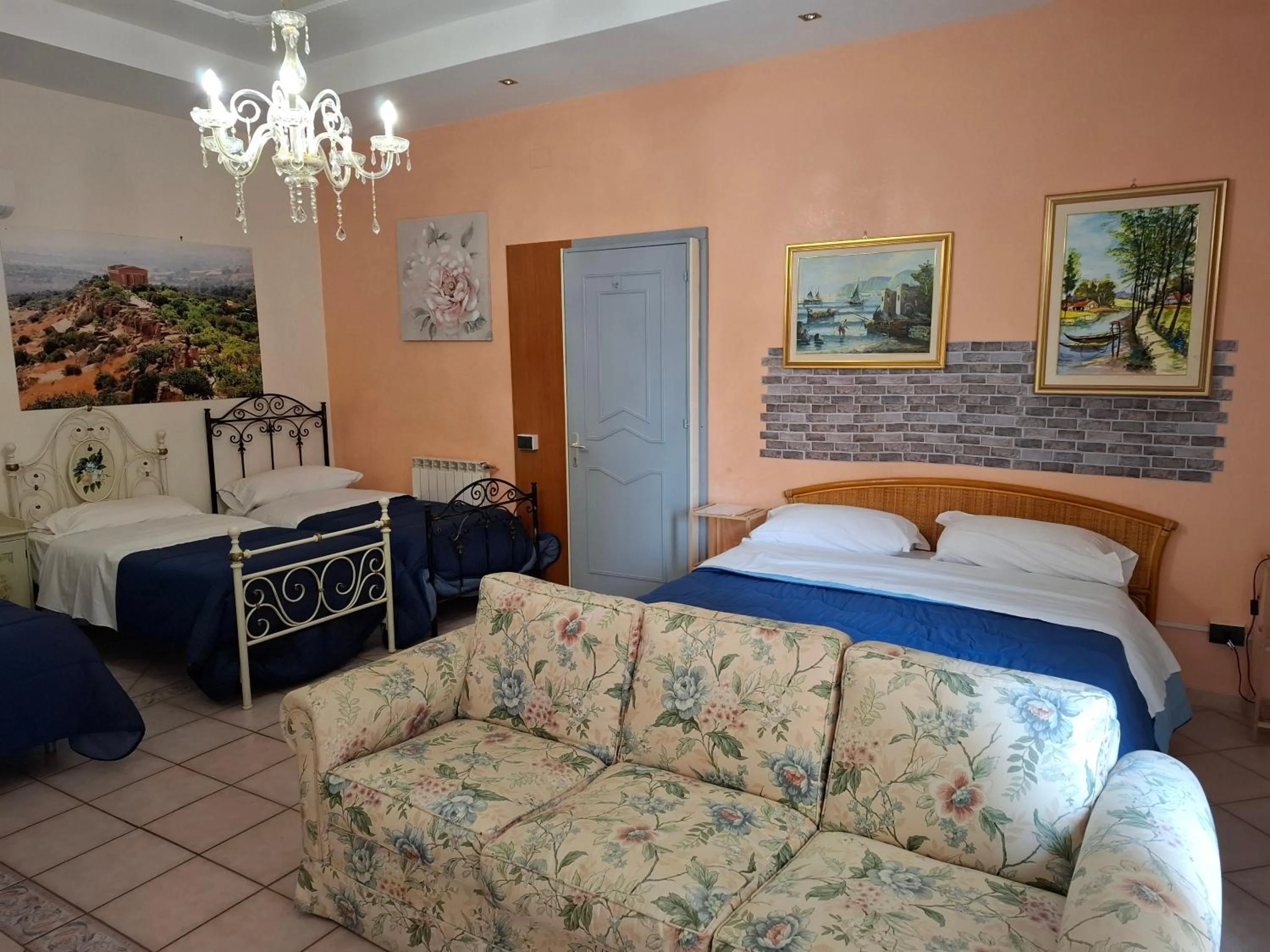 Bedroom, Bed in B&B Batarà - "La Terrazza del Centro"