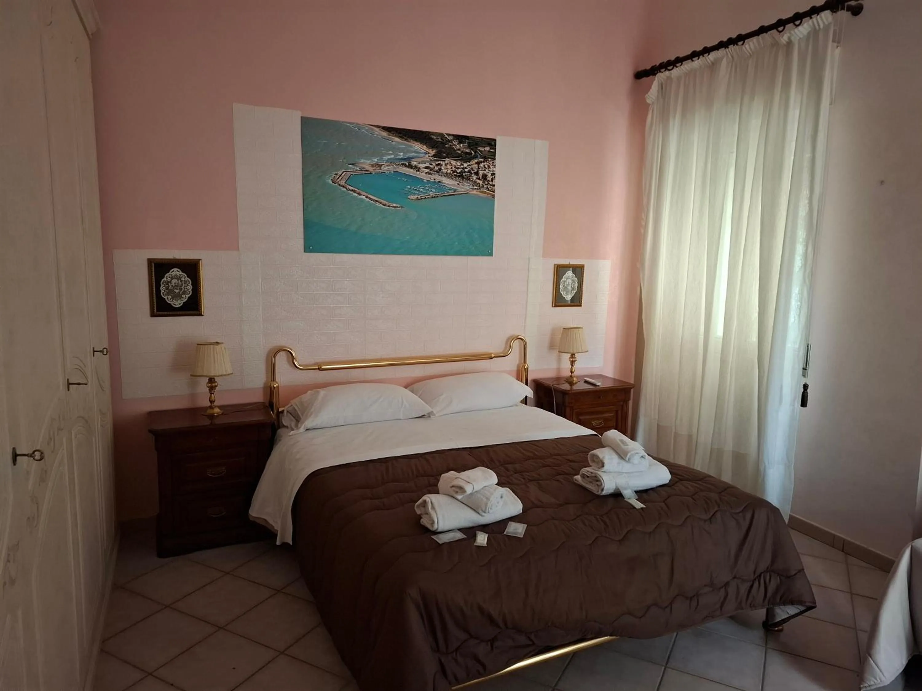 Bedroom, Bed in B&B Batarà - "La Terrazza del Centro"