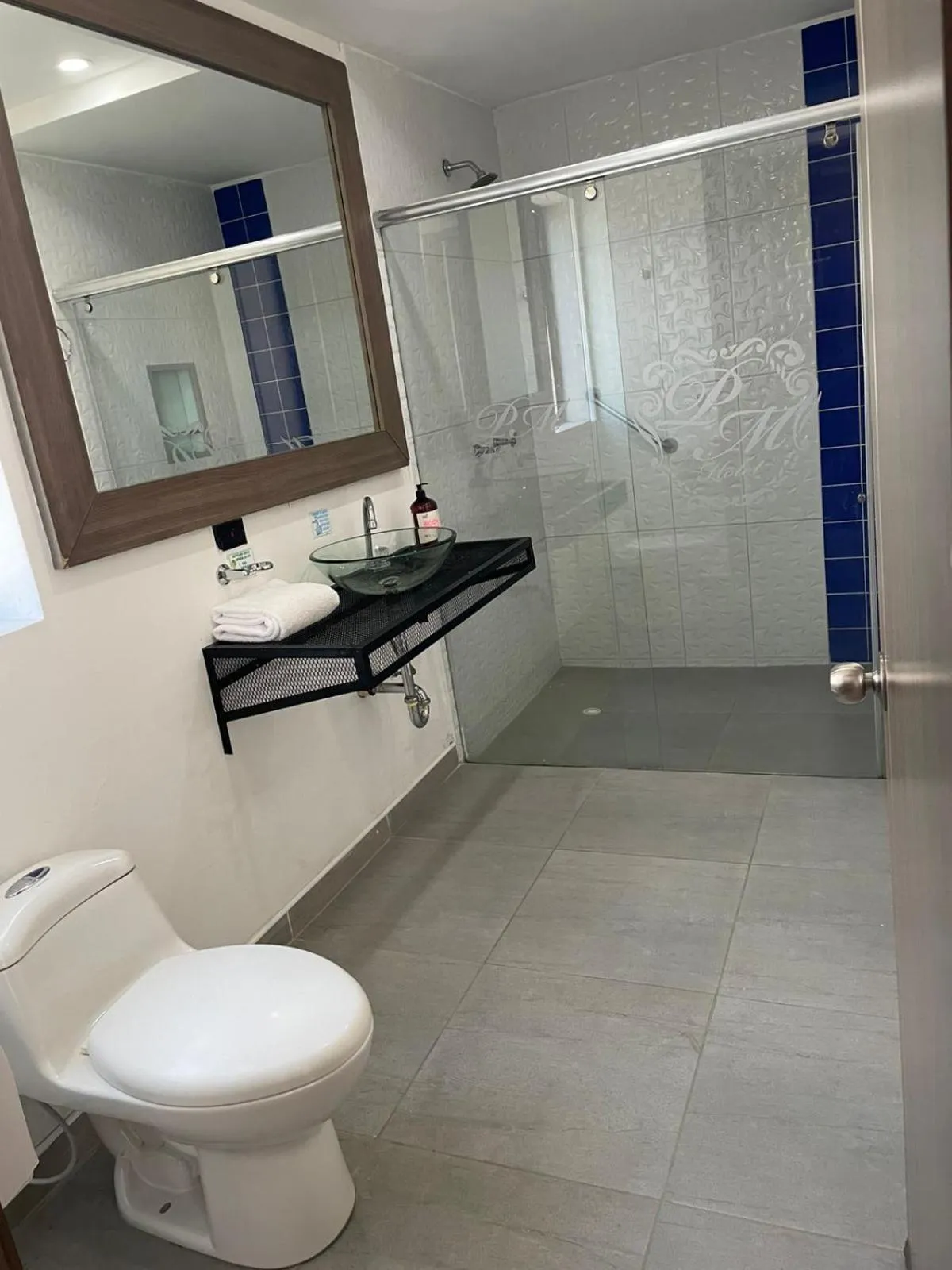 Shower in Hotel Plaza Sport