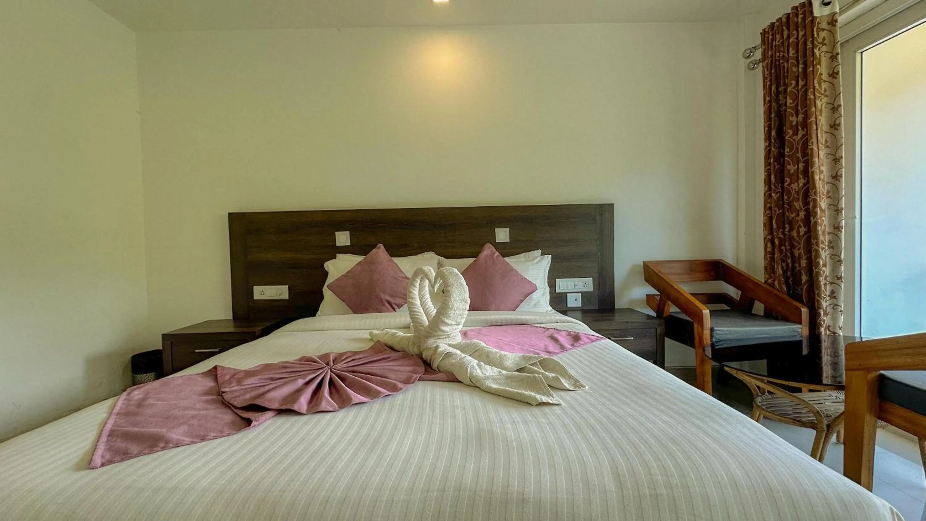 Bedroom, Bed in The Heights Munnar