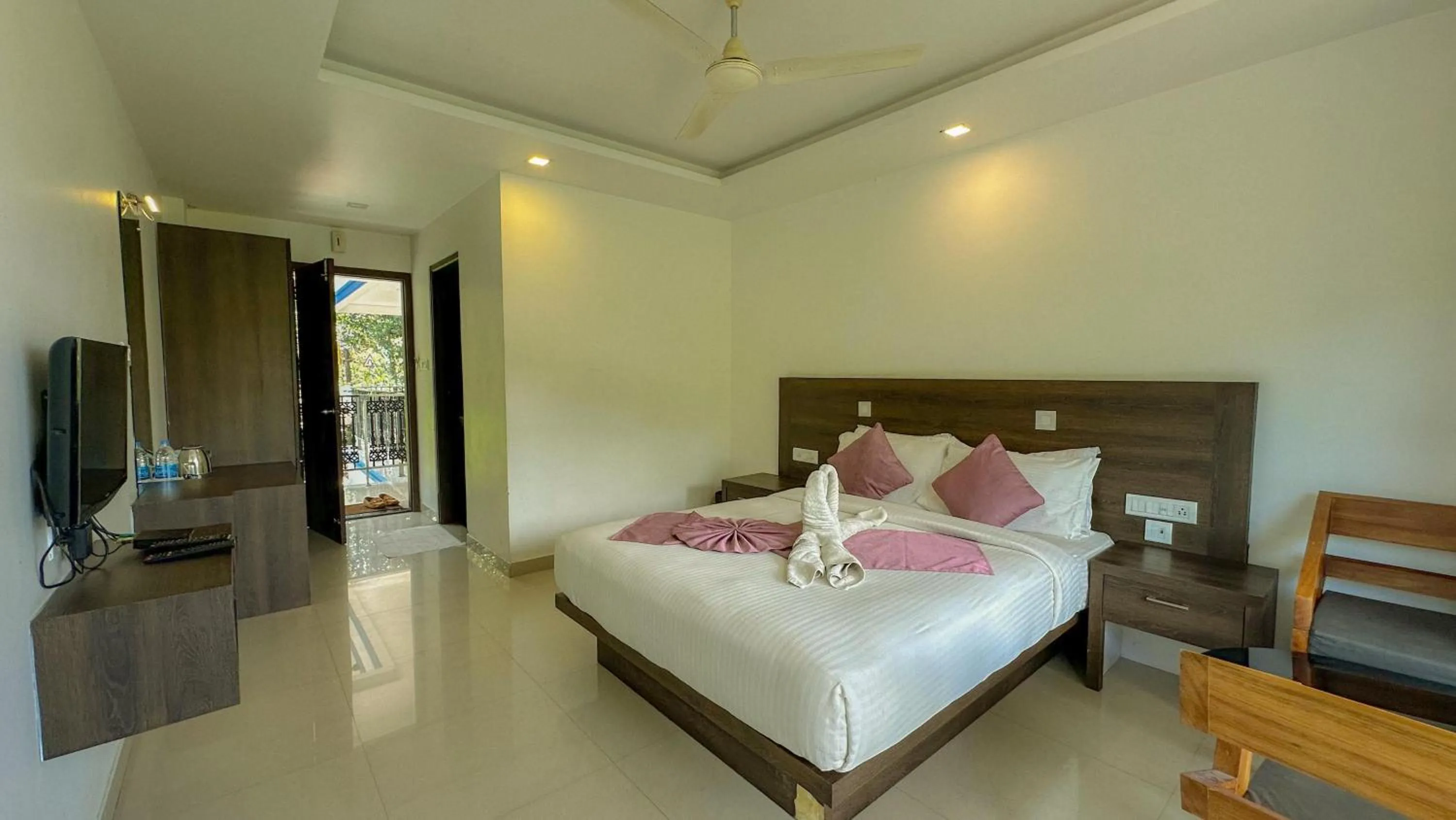 TV and multimedia, Bed in The Heights Munnar