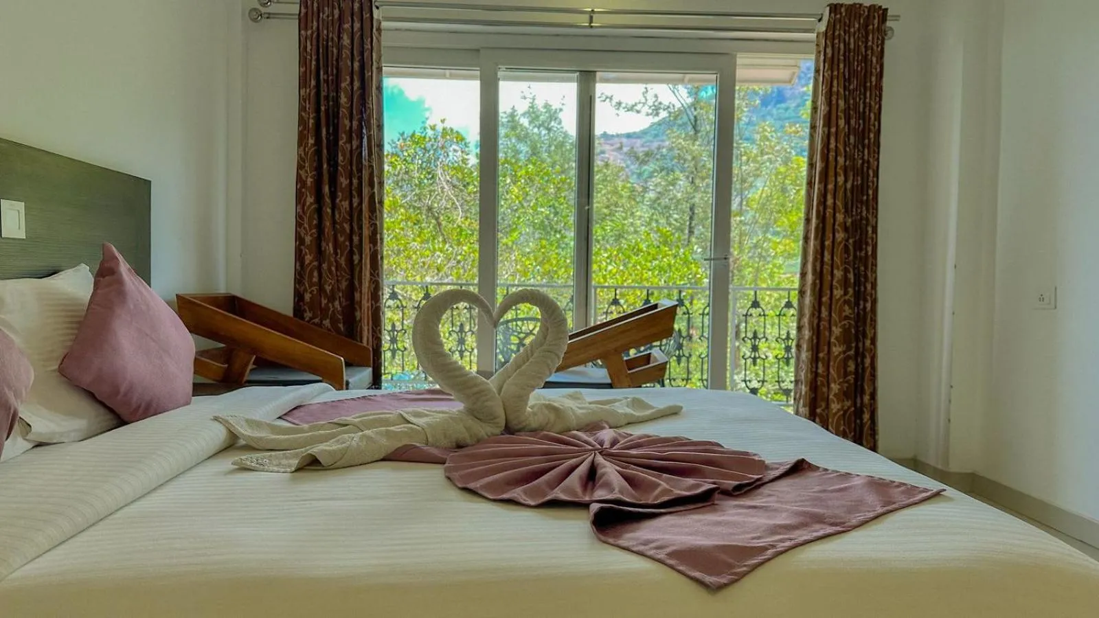 Bed in The Heights Munnar