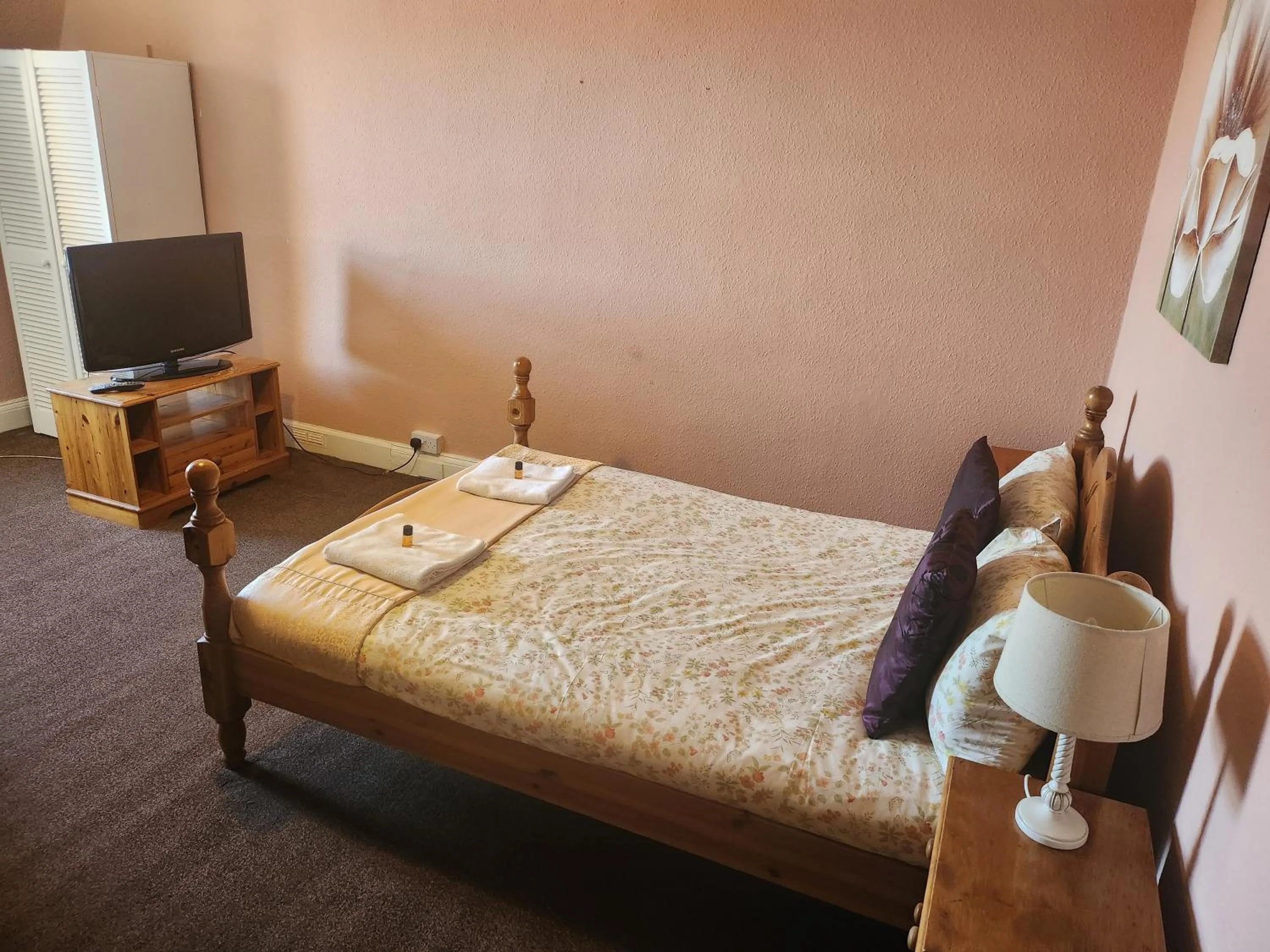 Bed in LSO Guest House