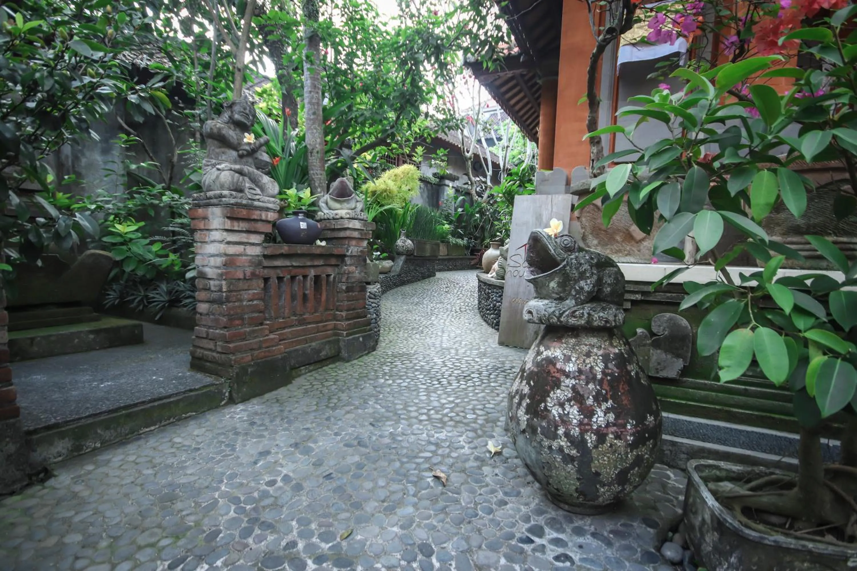 Garden in Satya House Ubud