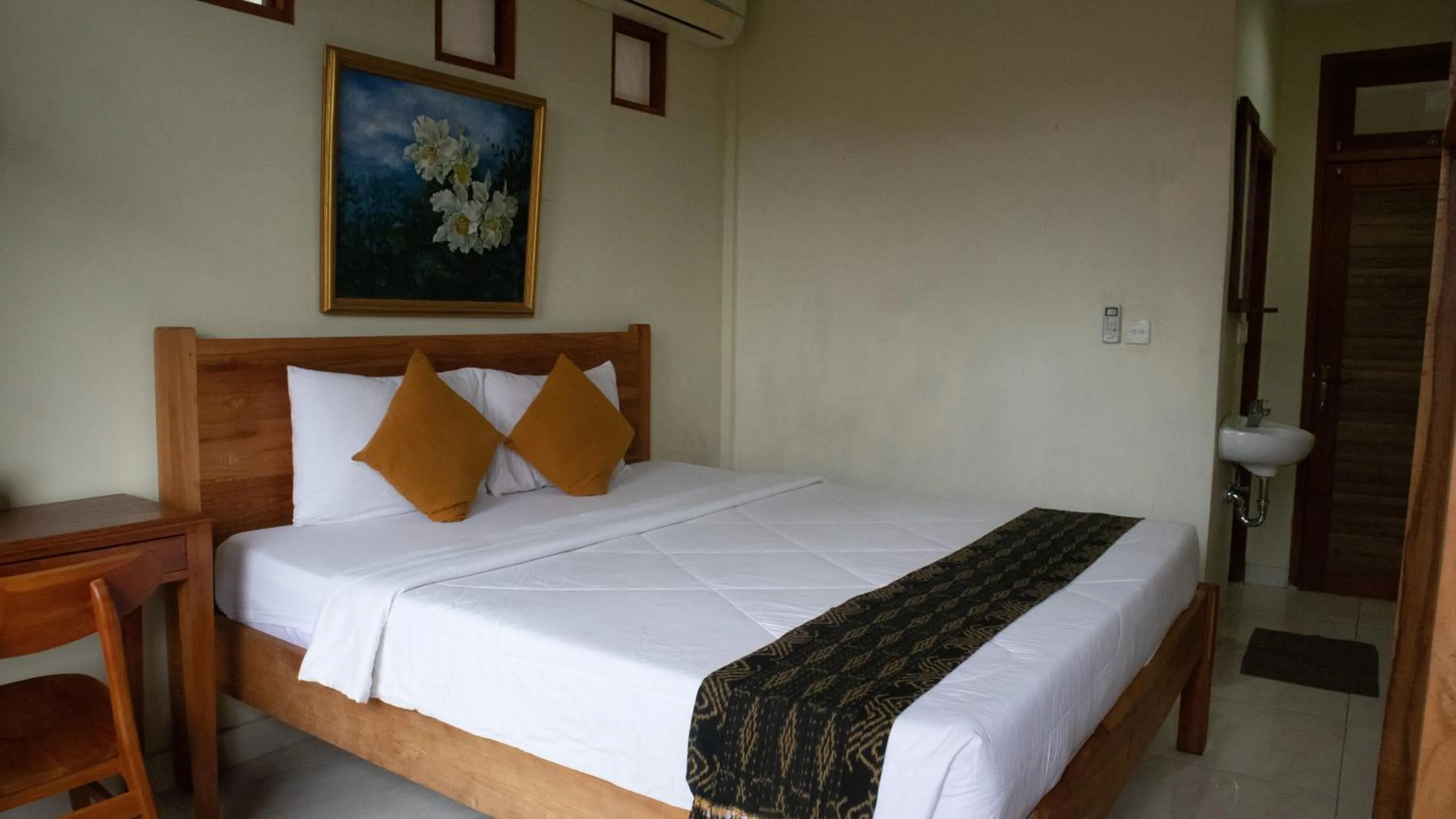 Bed in Satya House Ubud