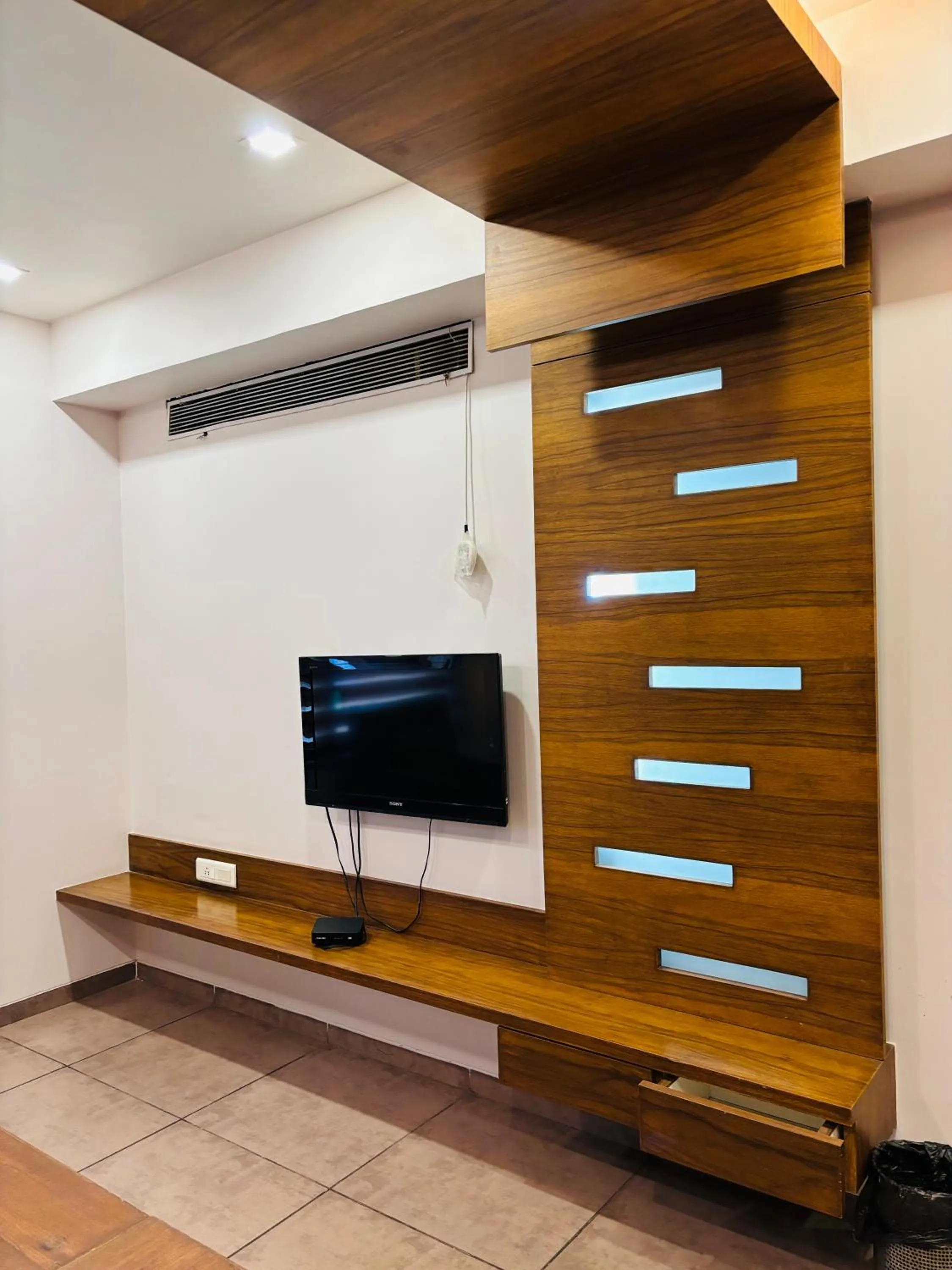 TV and multimedia in Hotel Kanan